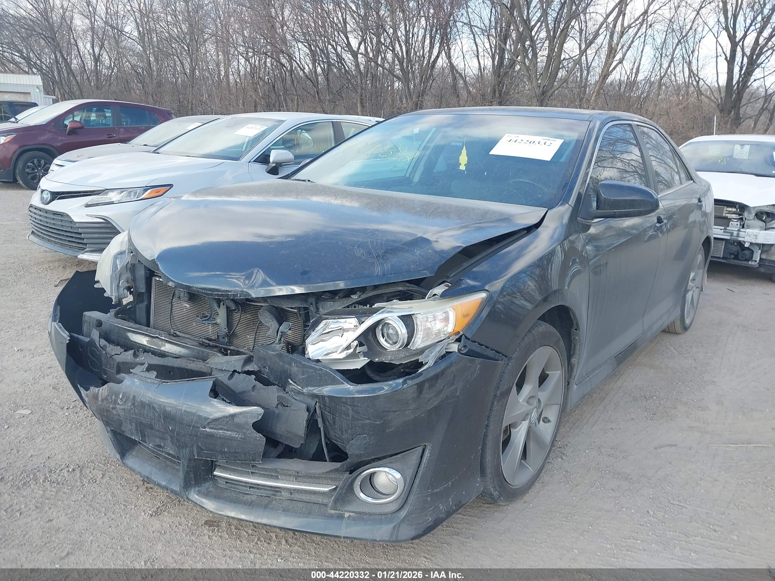TOYOTA CAMRY image 2