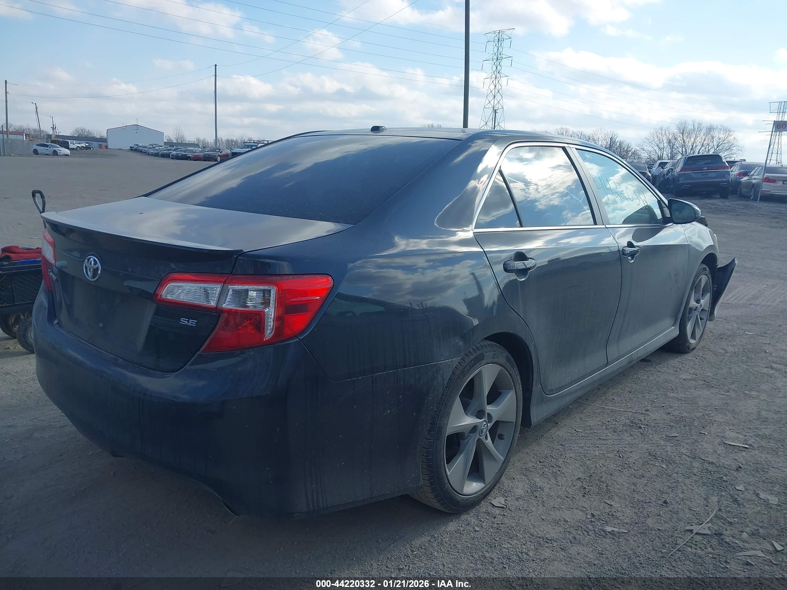 TOYOTA CAMRY image 4