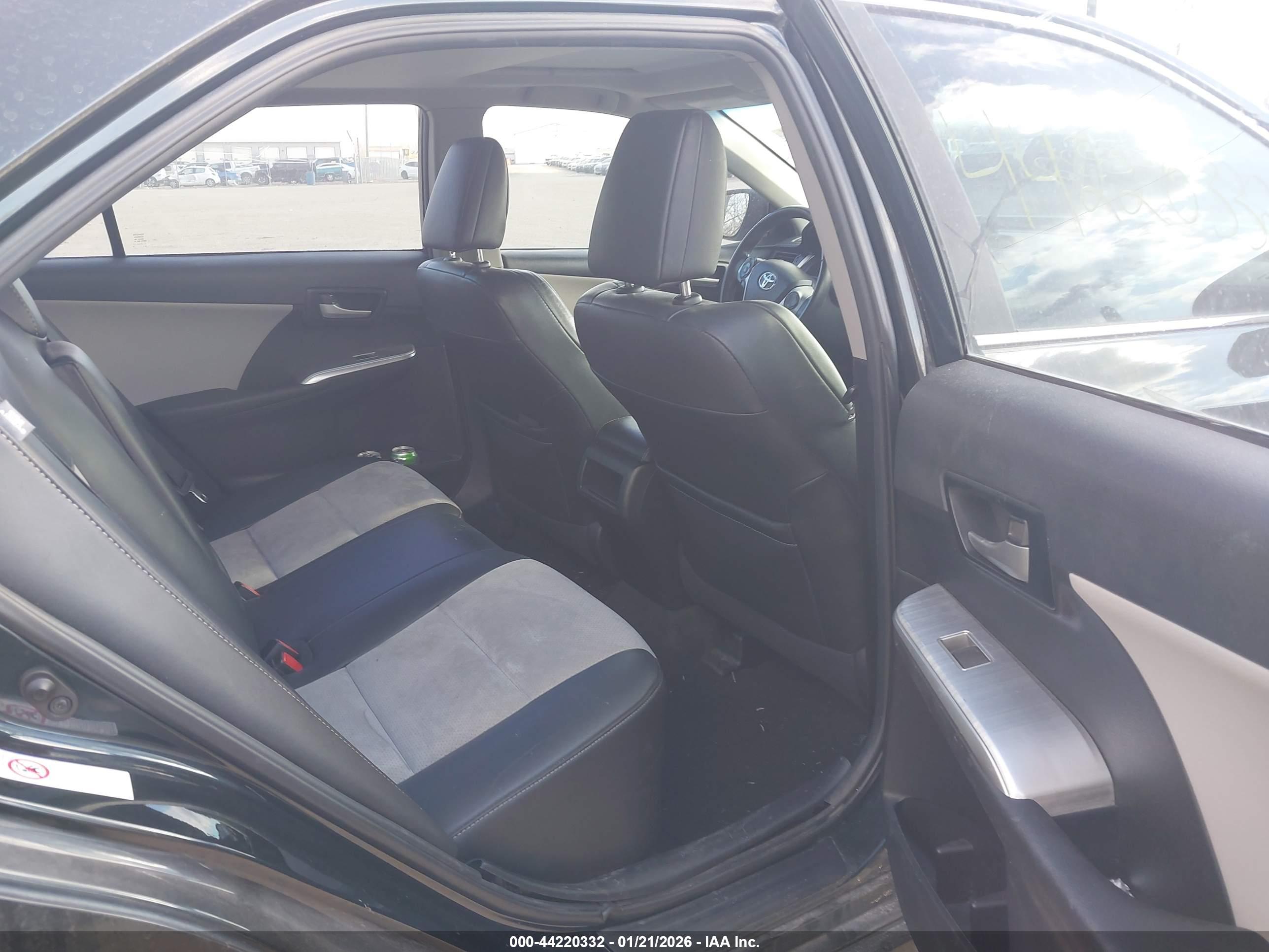 TOYOTA CAMRY image 8