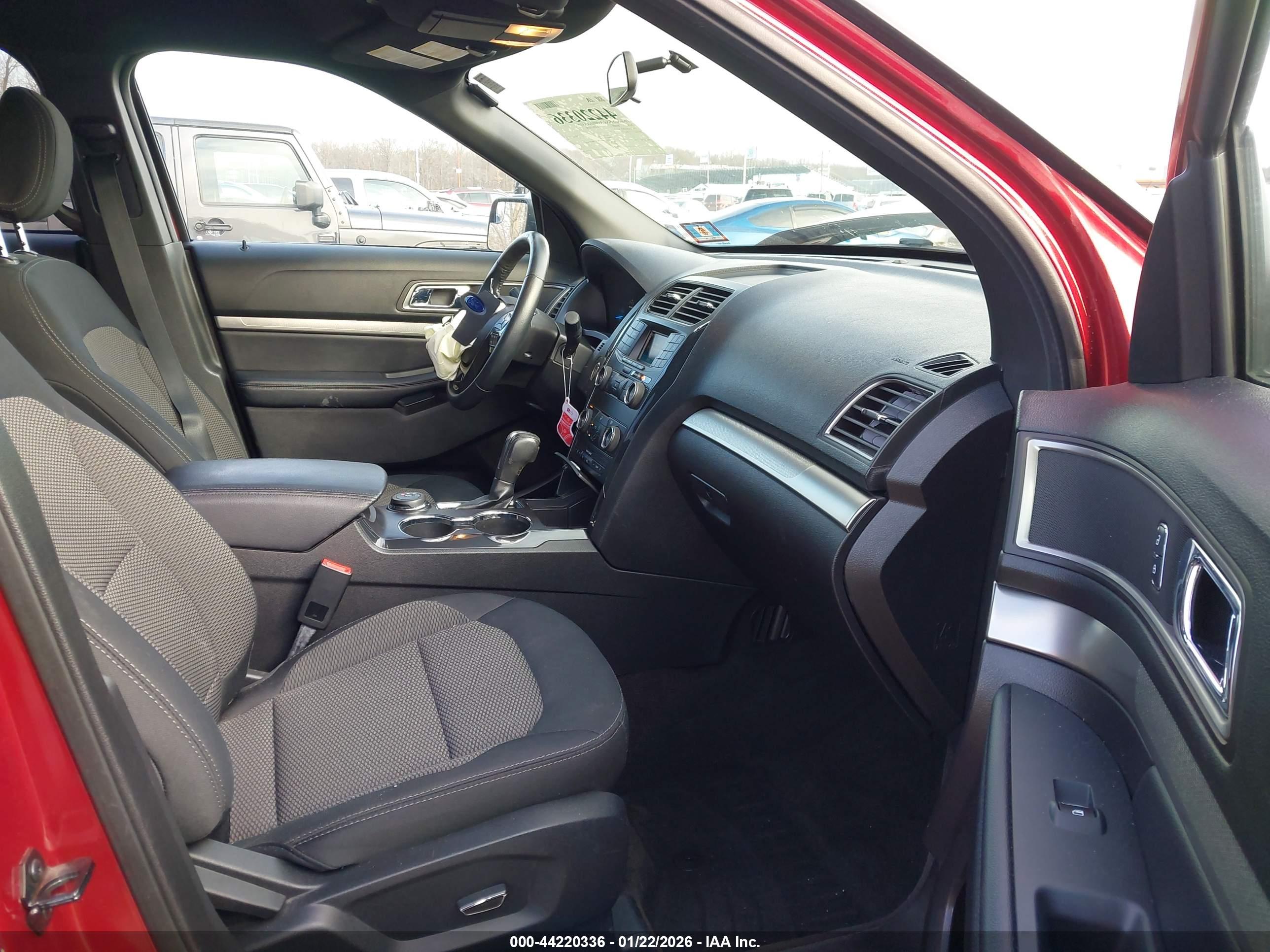 FORD EXPLORER image 5