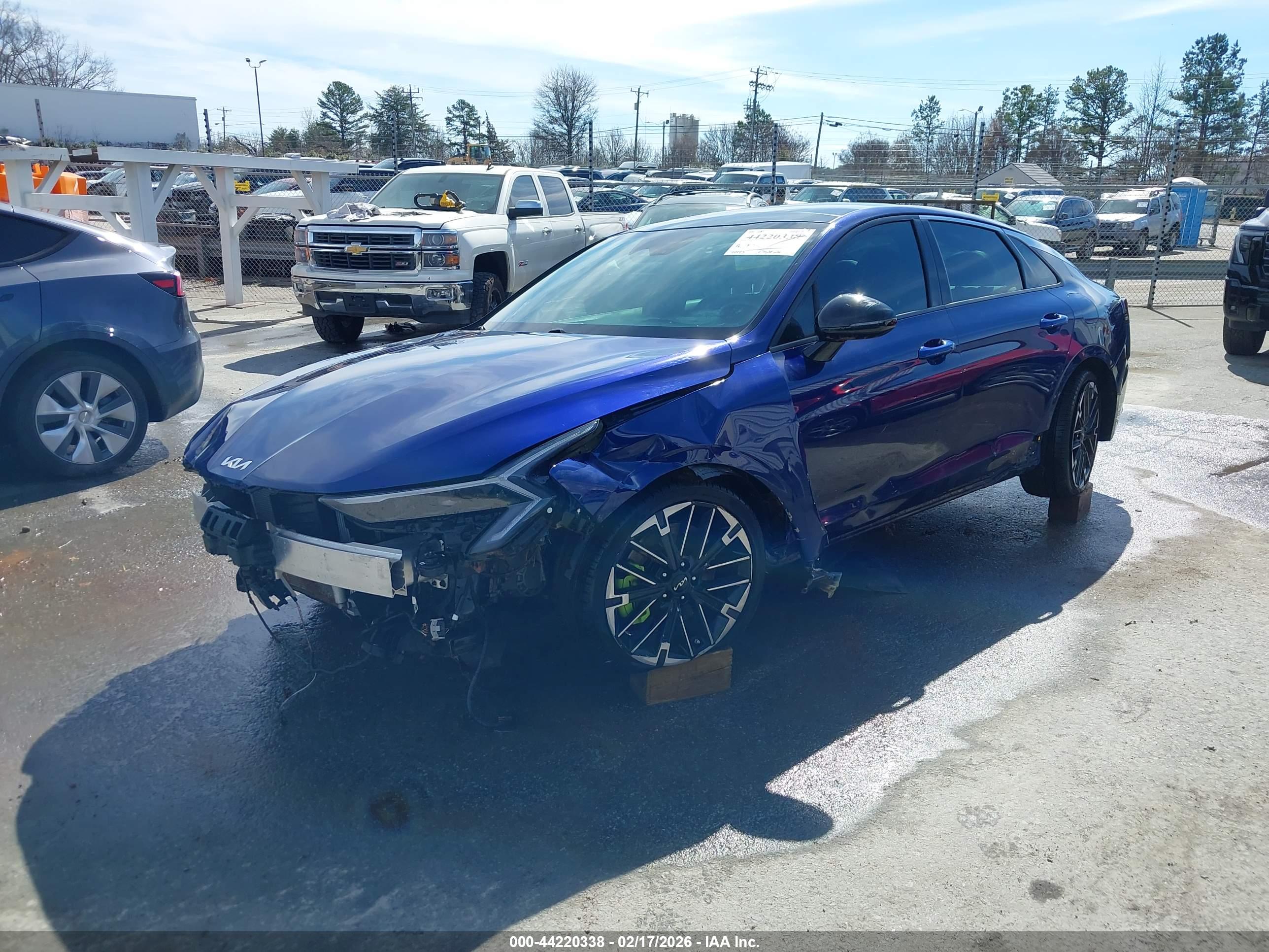 KIA K5 image 2