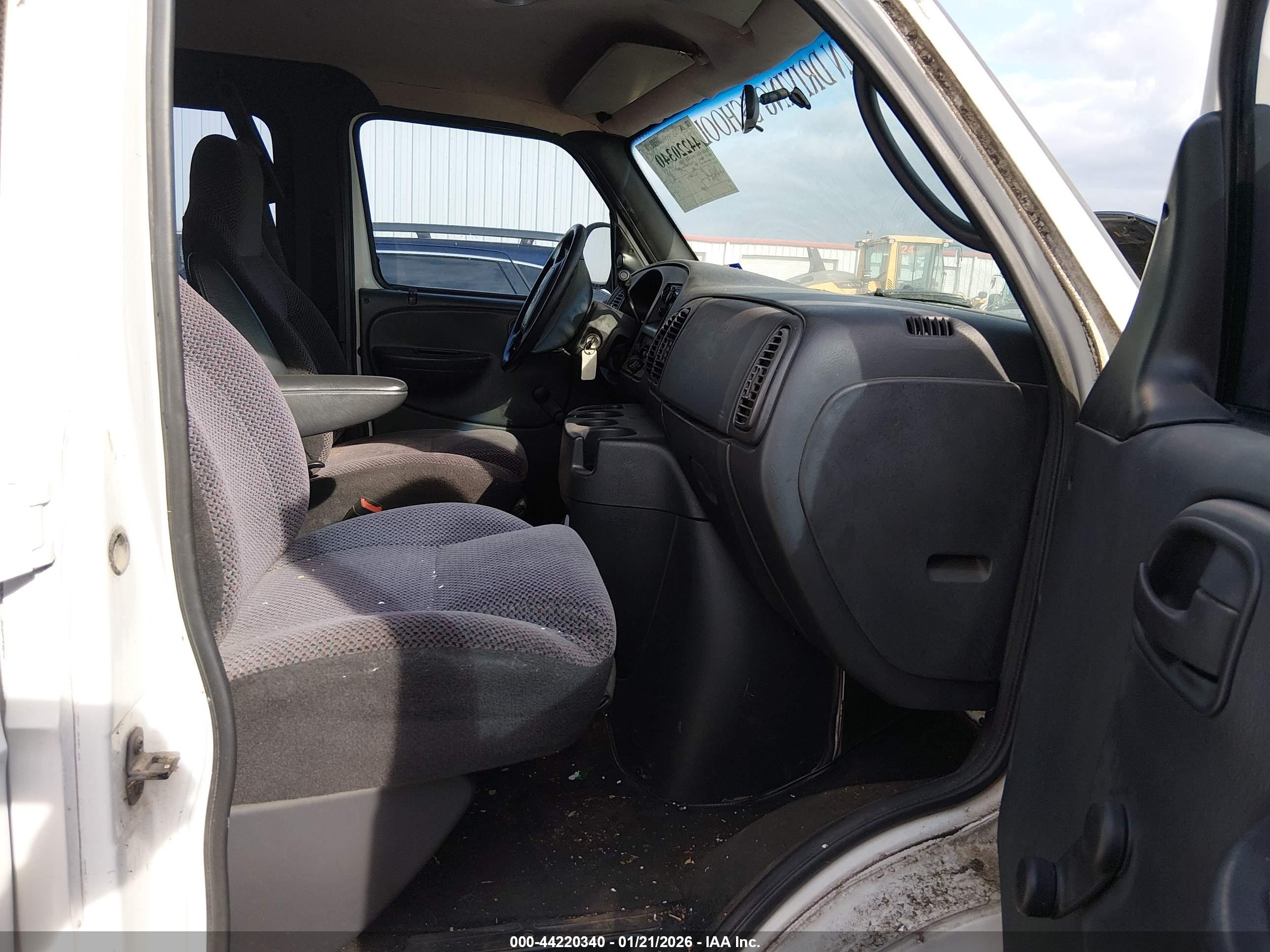 DODGE RAM image 5