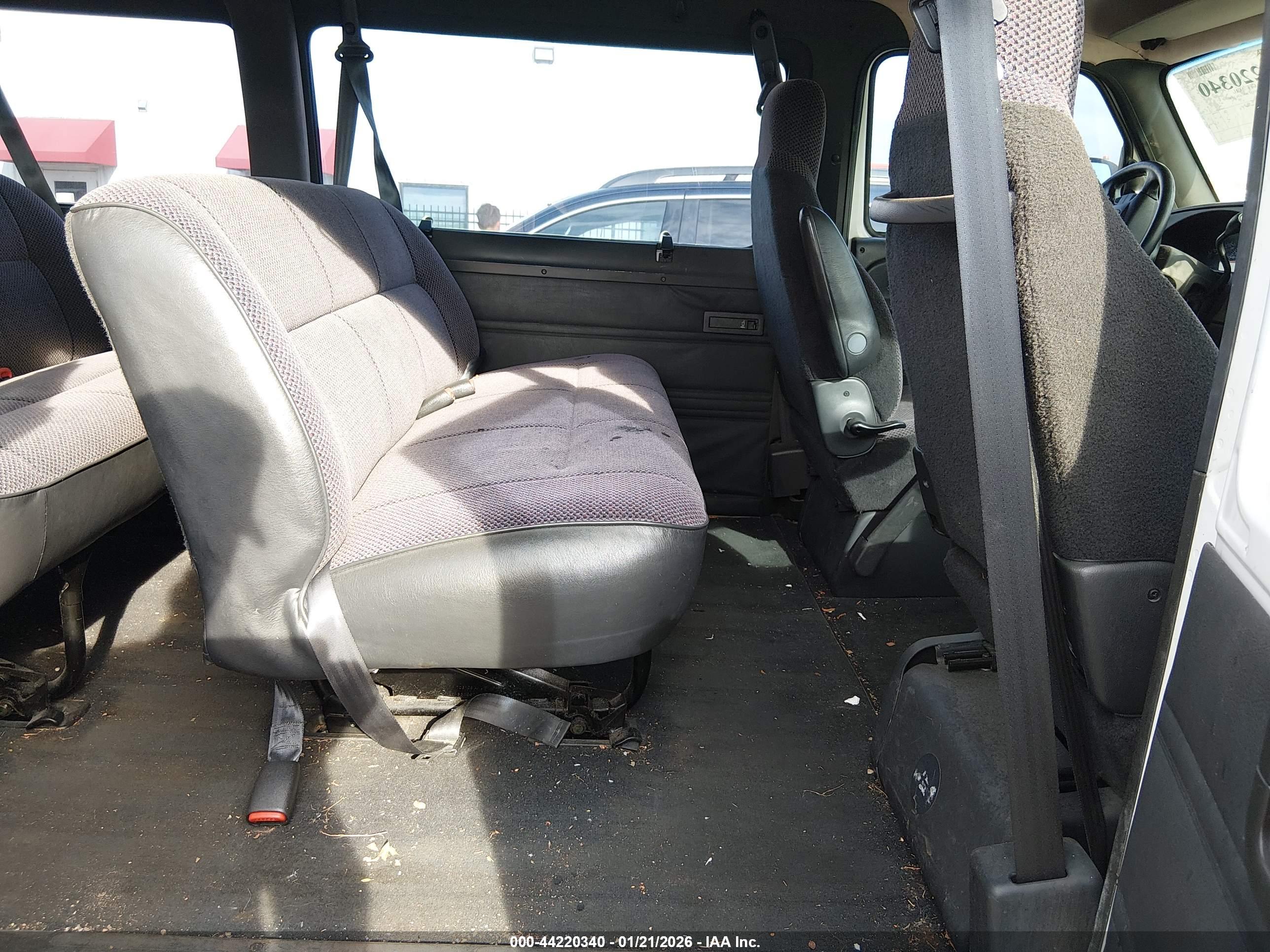 DODGE RAM image 8
