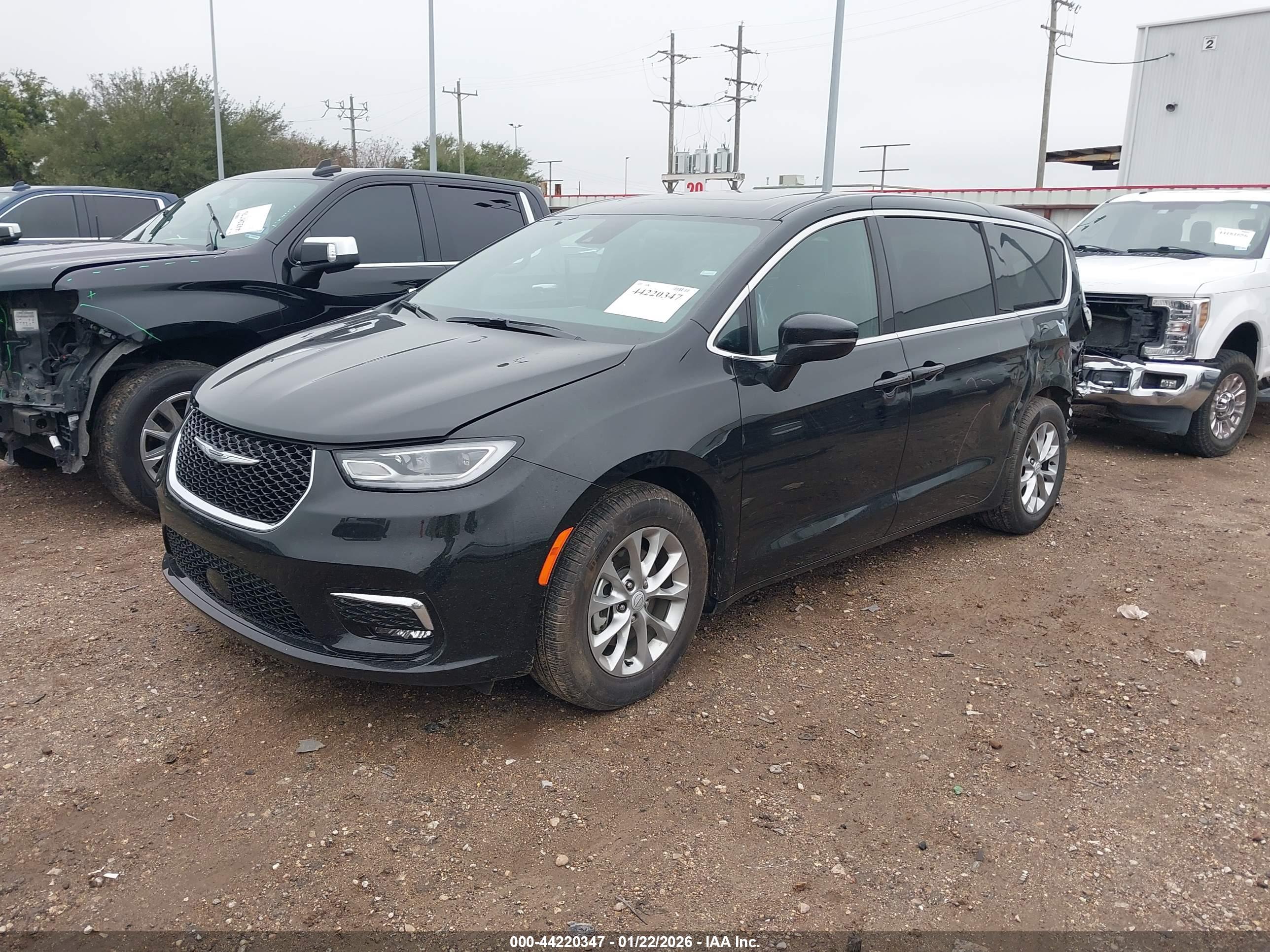 CHRYSLER PACIFICA image 2