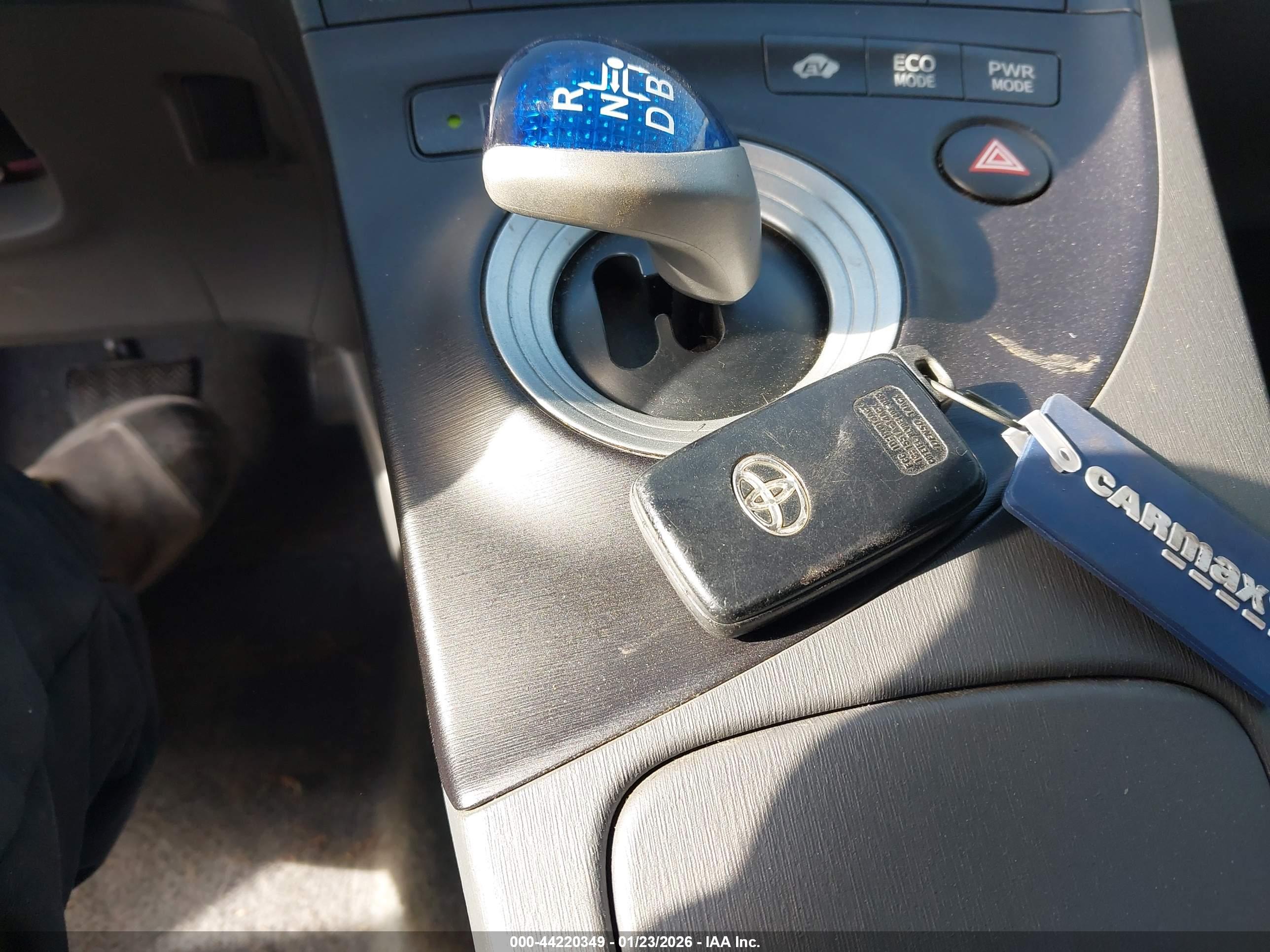 TOYOTA PRIUS image 11