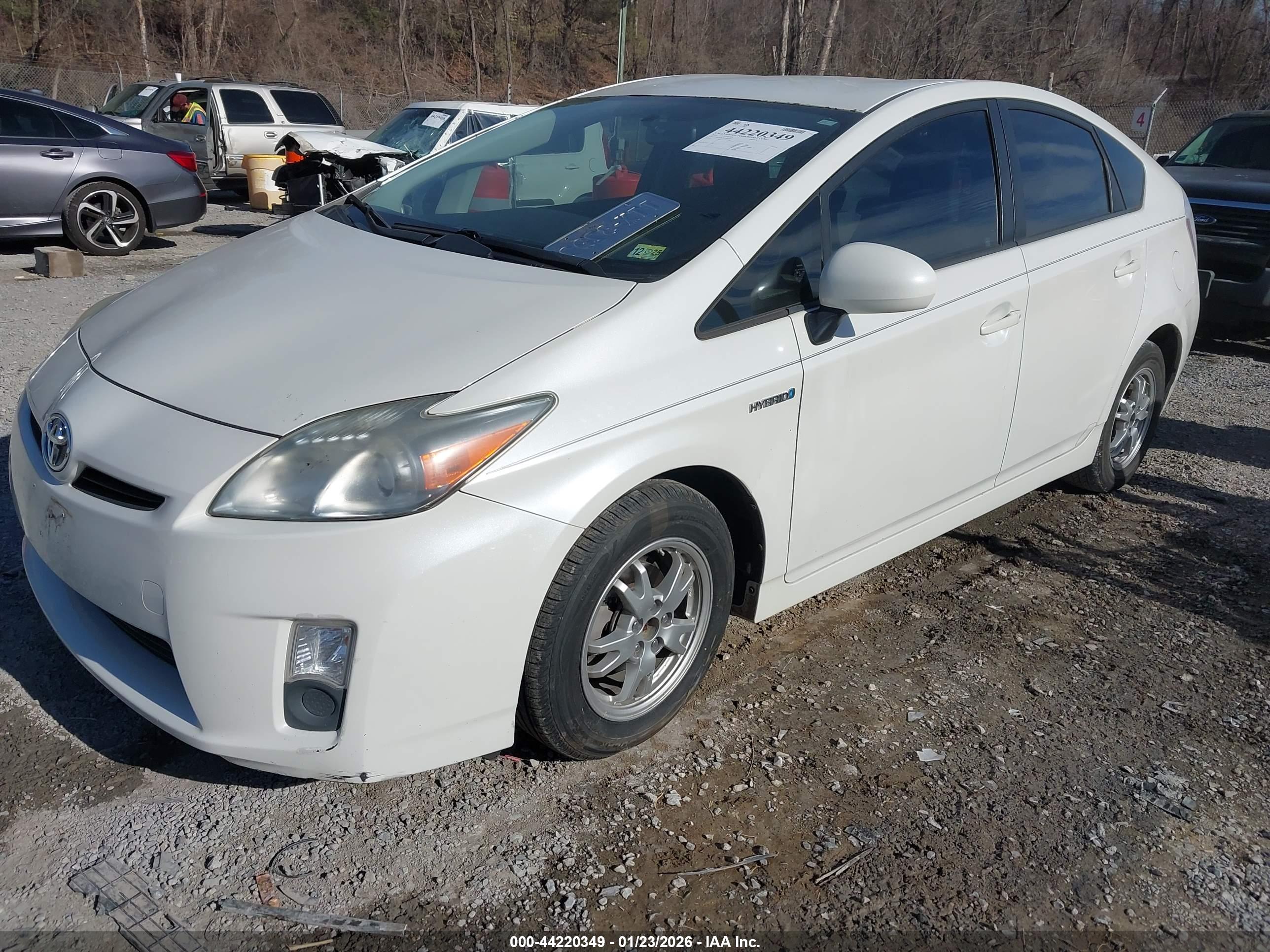 TOYOTA PRIUS image 2