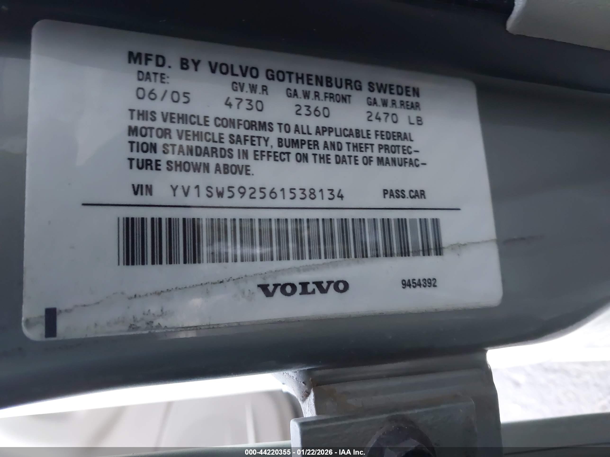VOLVO V70 image 9