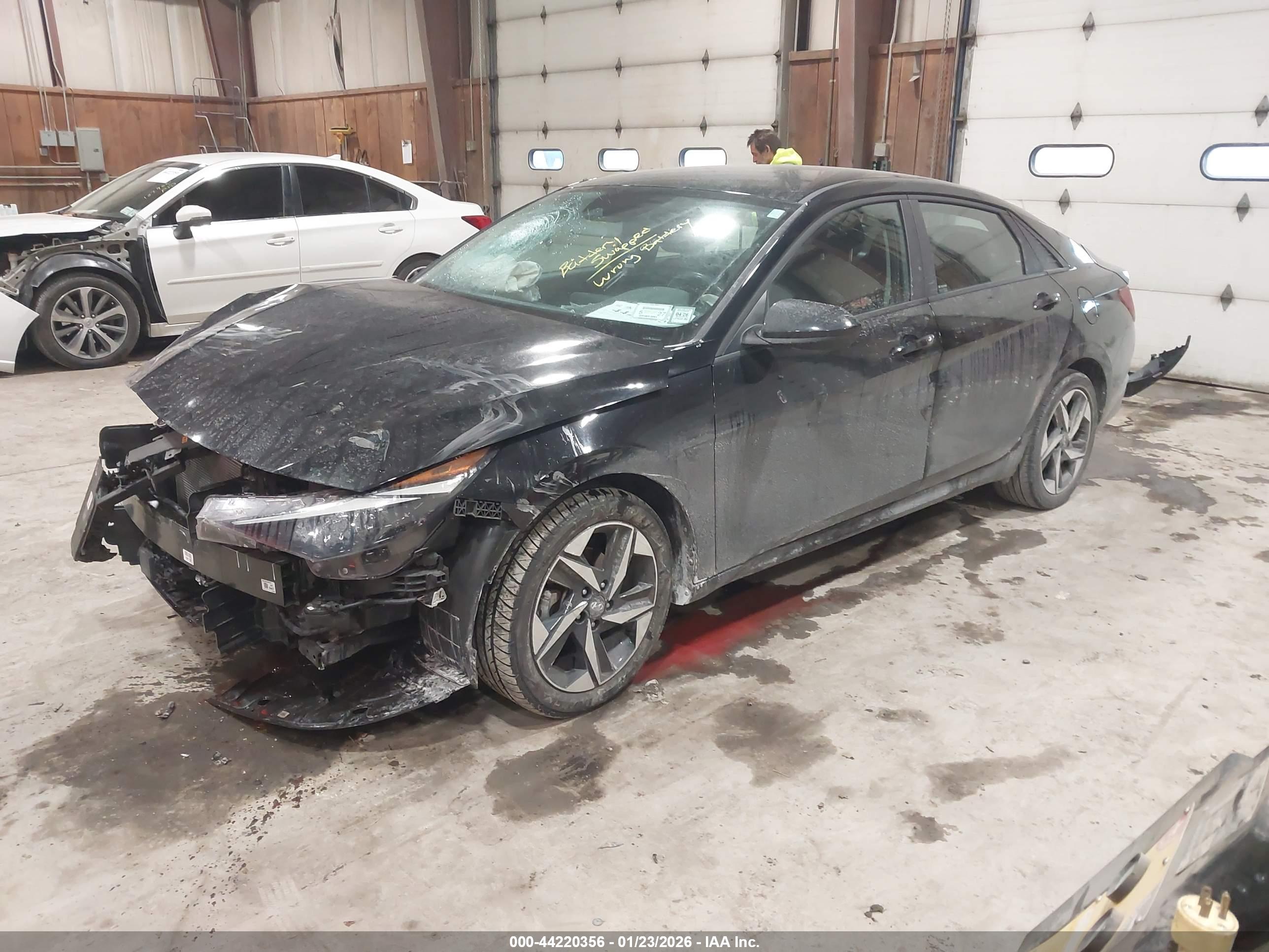 HYUNDAI ELANTRA image 2