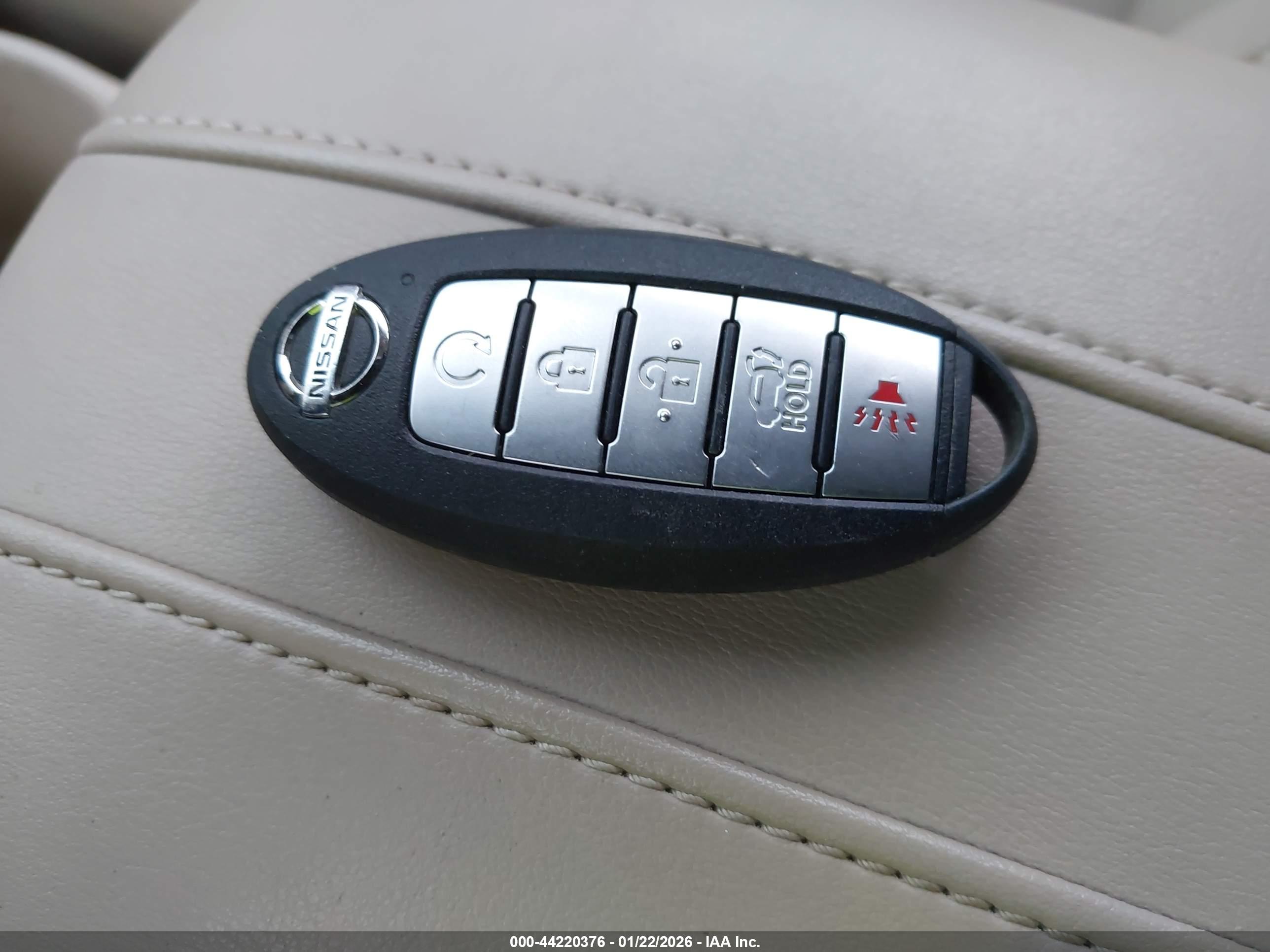 NISSAN ROGUE image 11