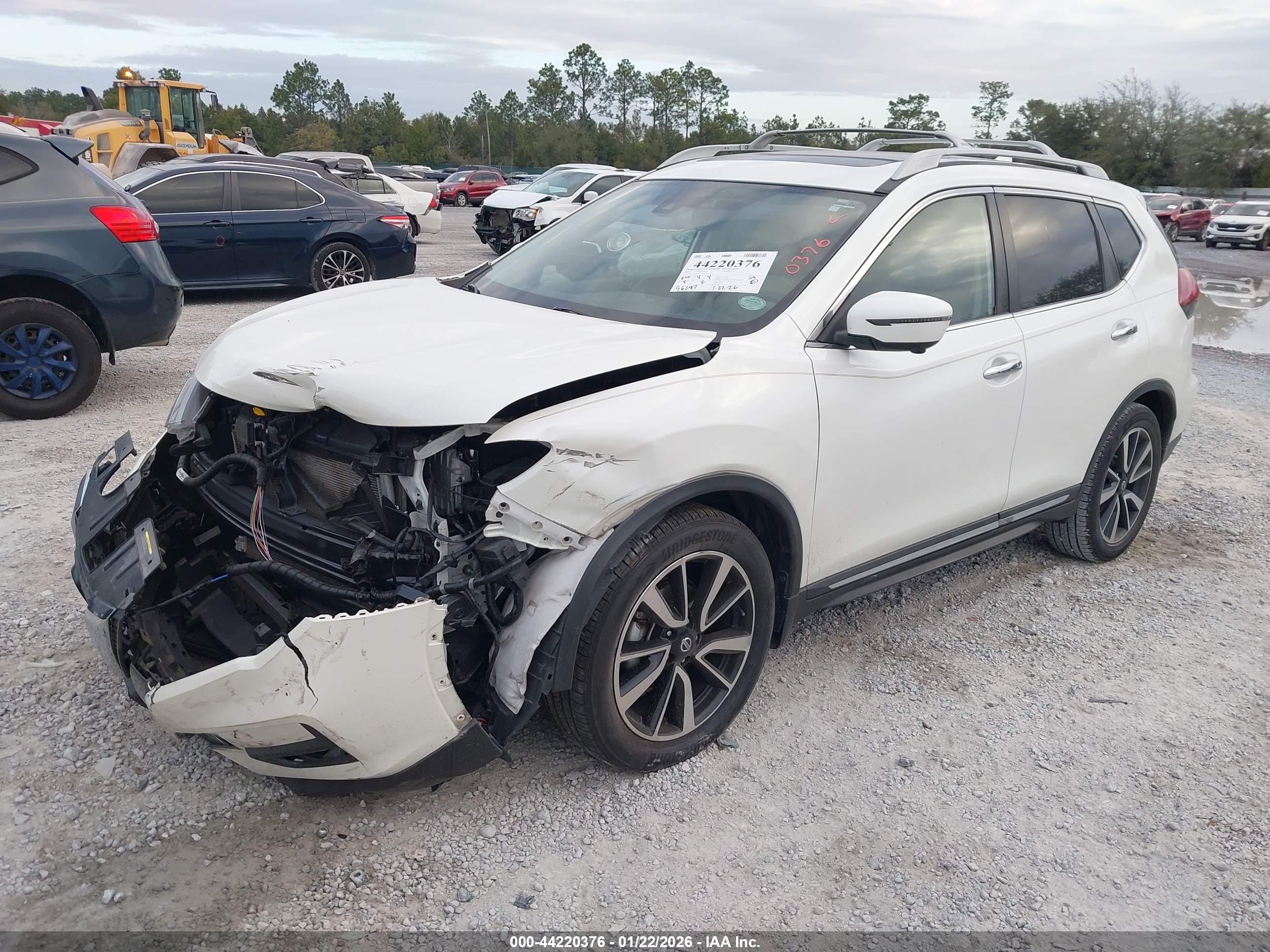 NISSAN ROGUE image 2