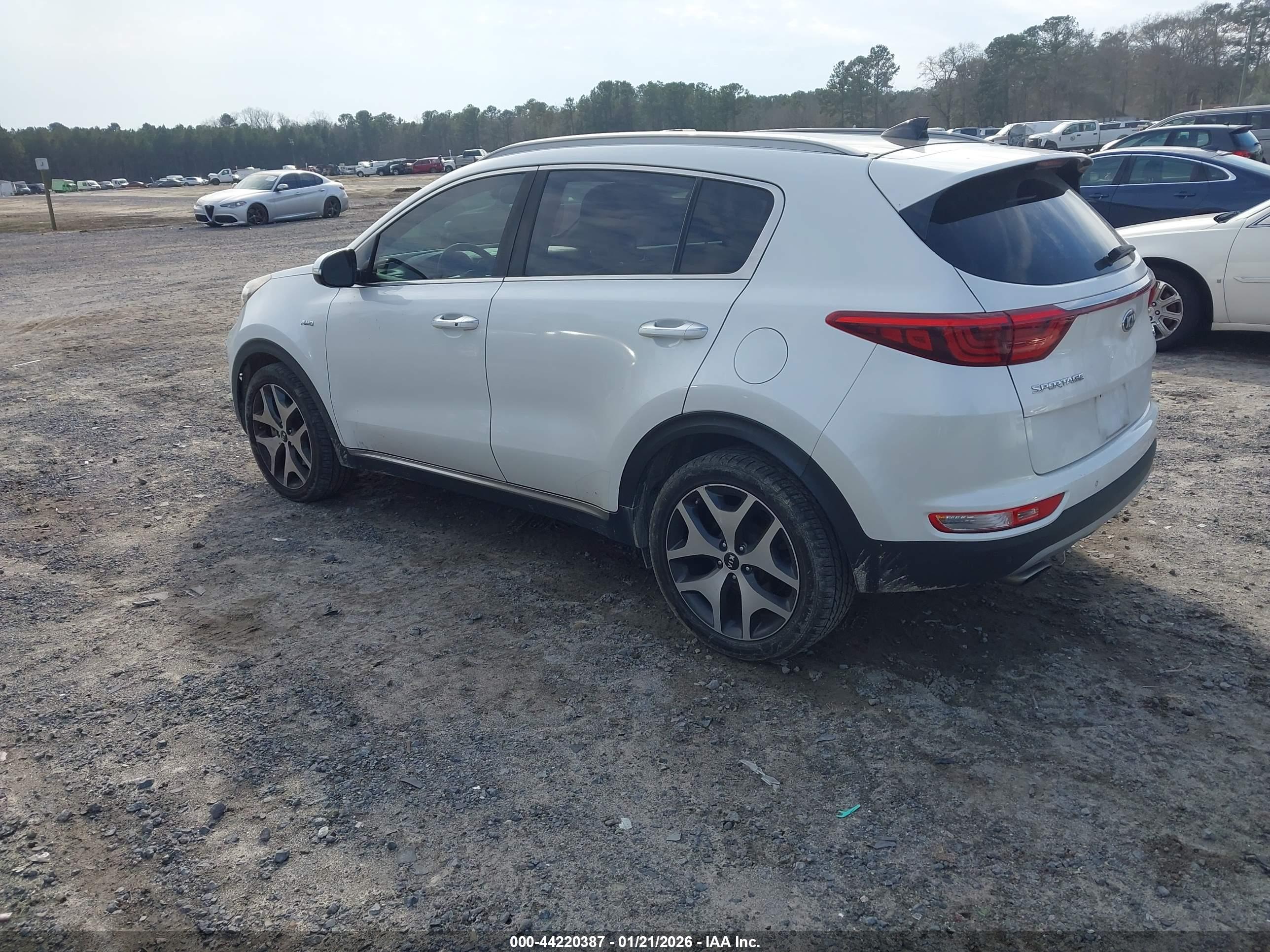 KIA SPORTAGE image 3