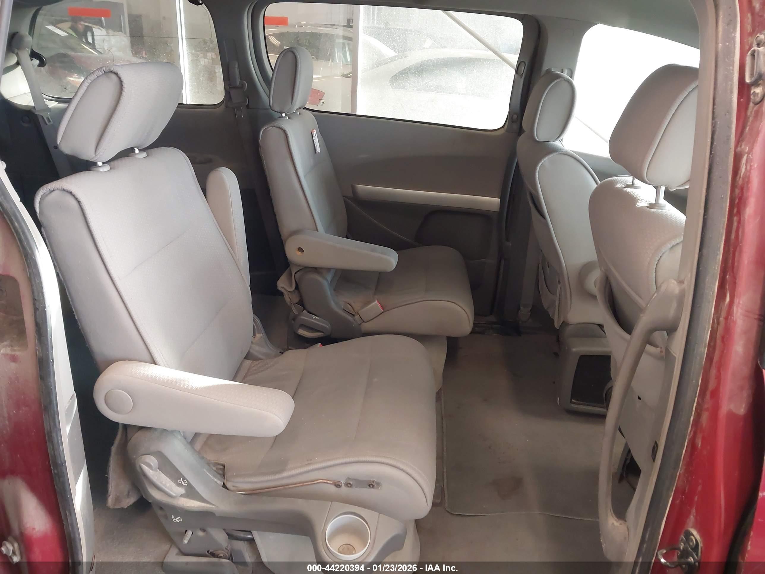 NISSAN QUEST image 8
