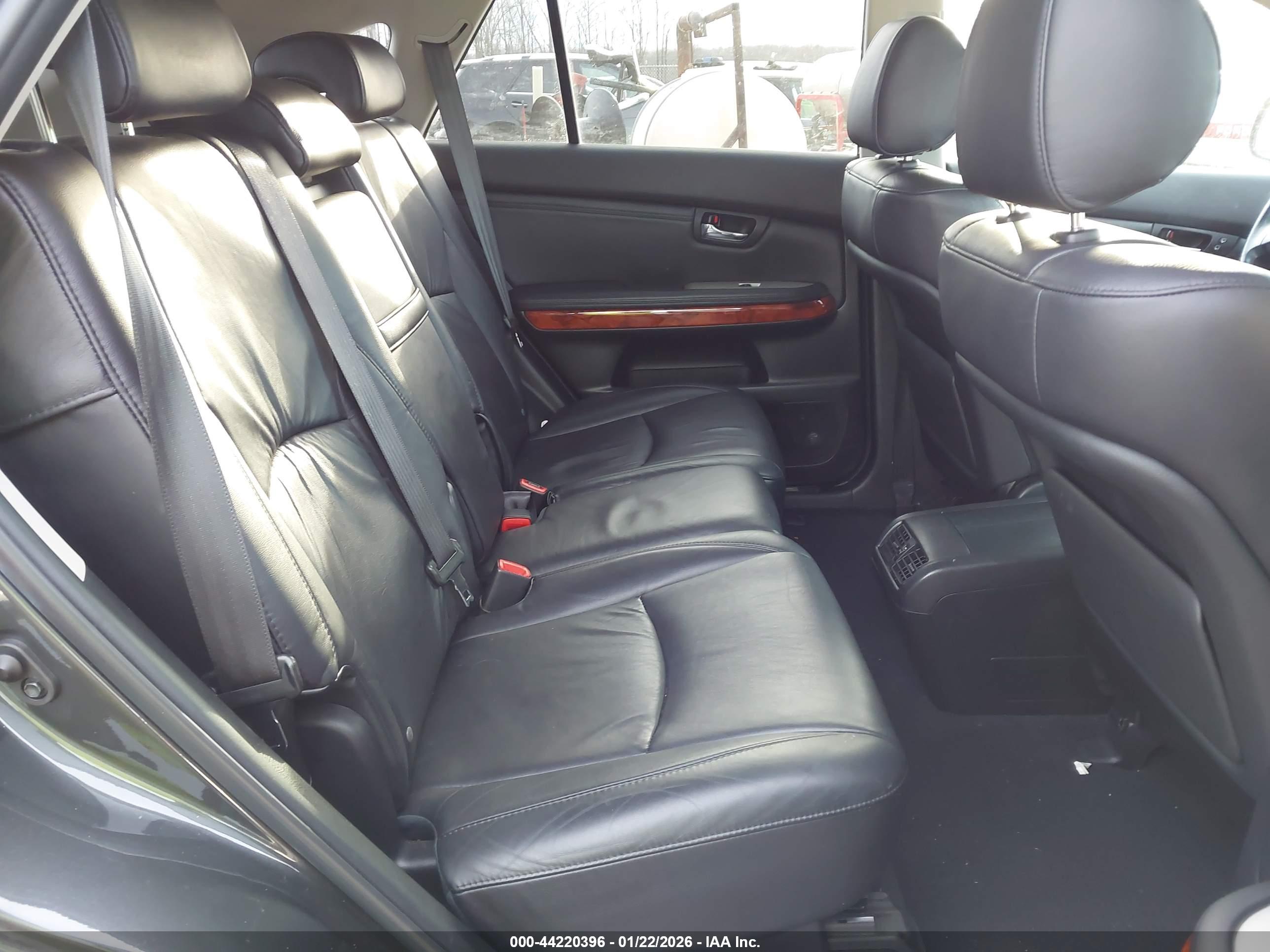 LEXUS RX image 8