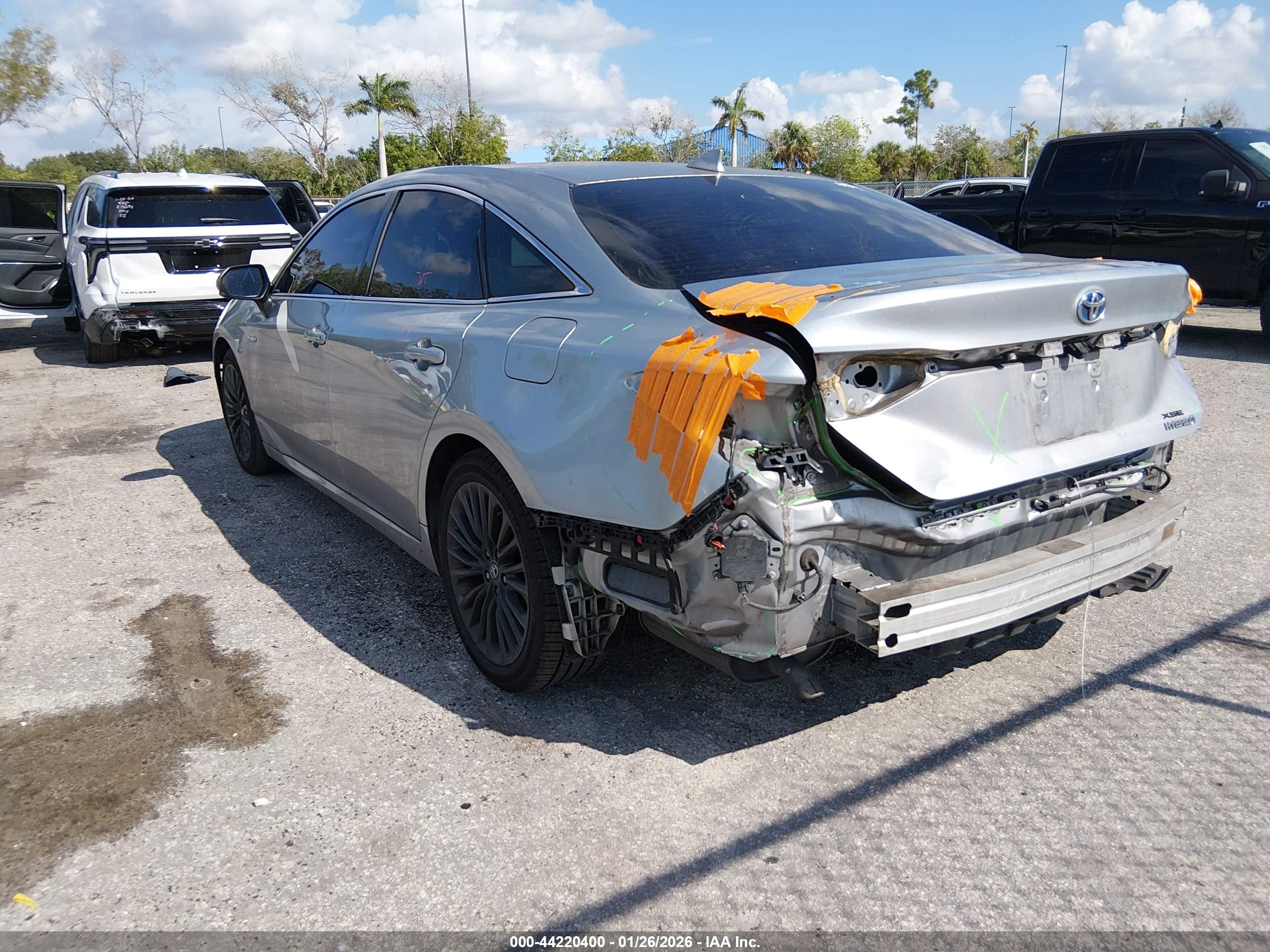 TOYOTA AVALON image 3