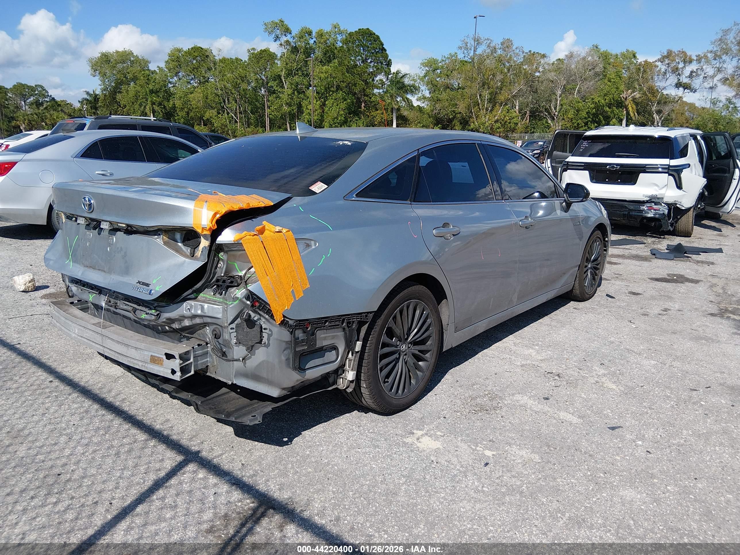 TOYOTA AVALON image 4