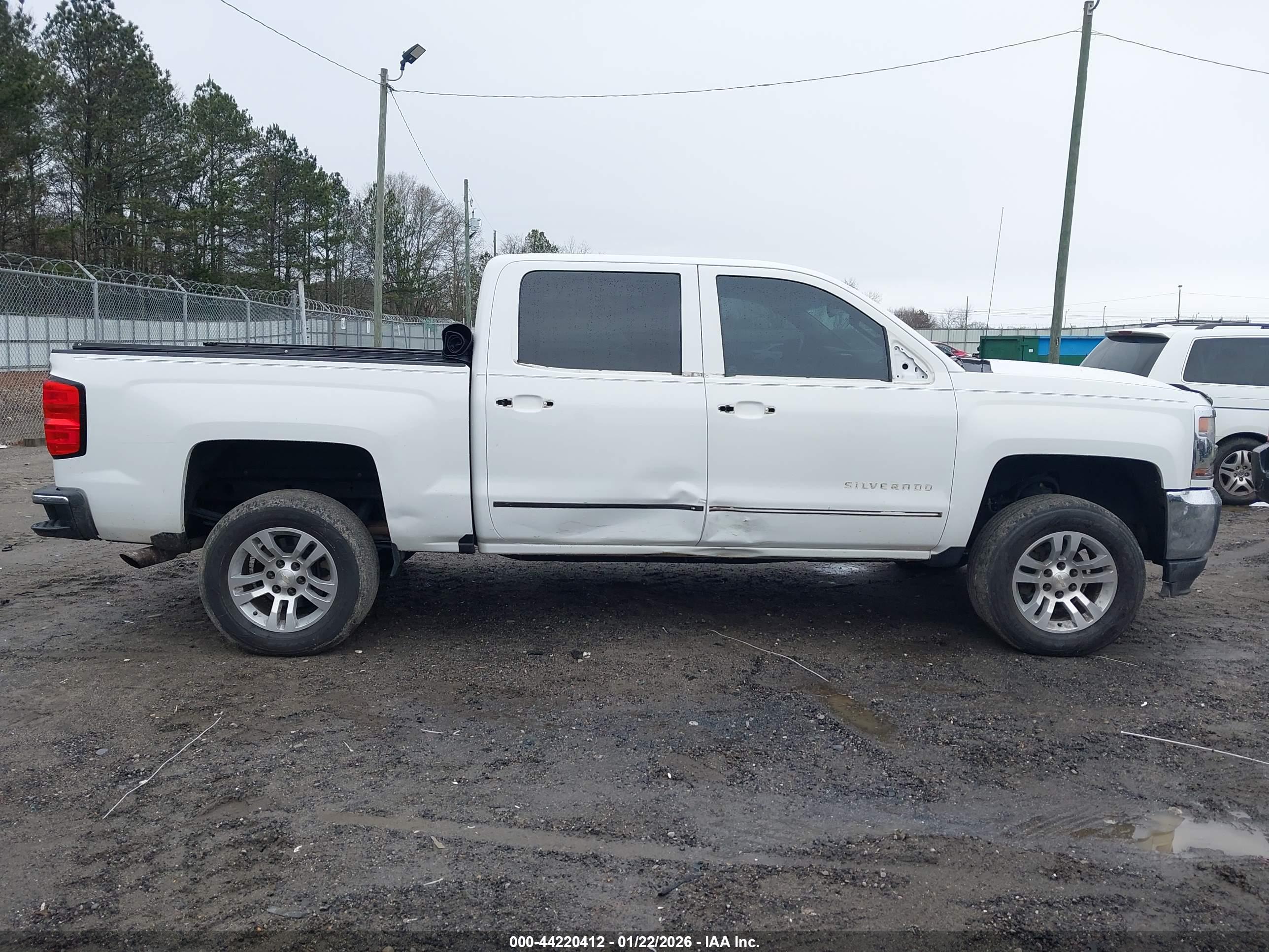 CHEVROLET SILVERADO image 6