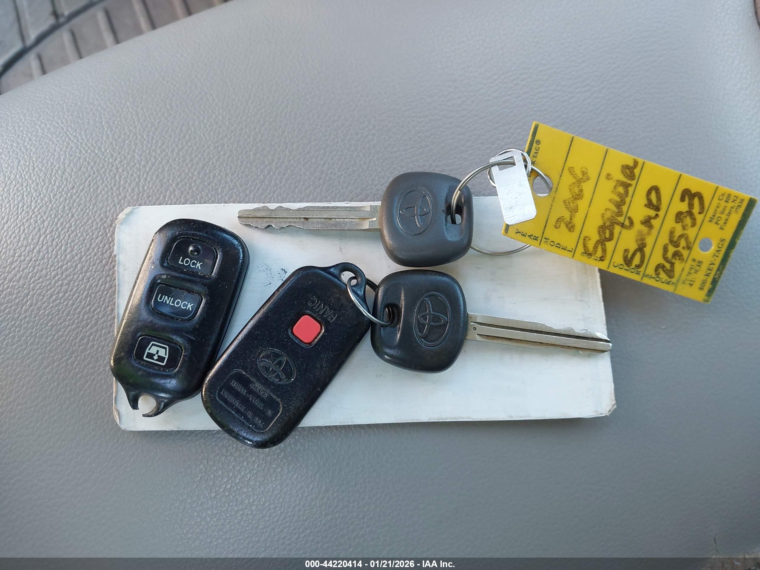 TOYOTA SEQUOIA image 11
