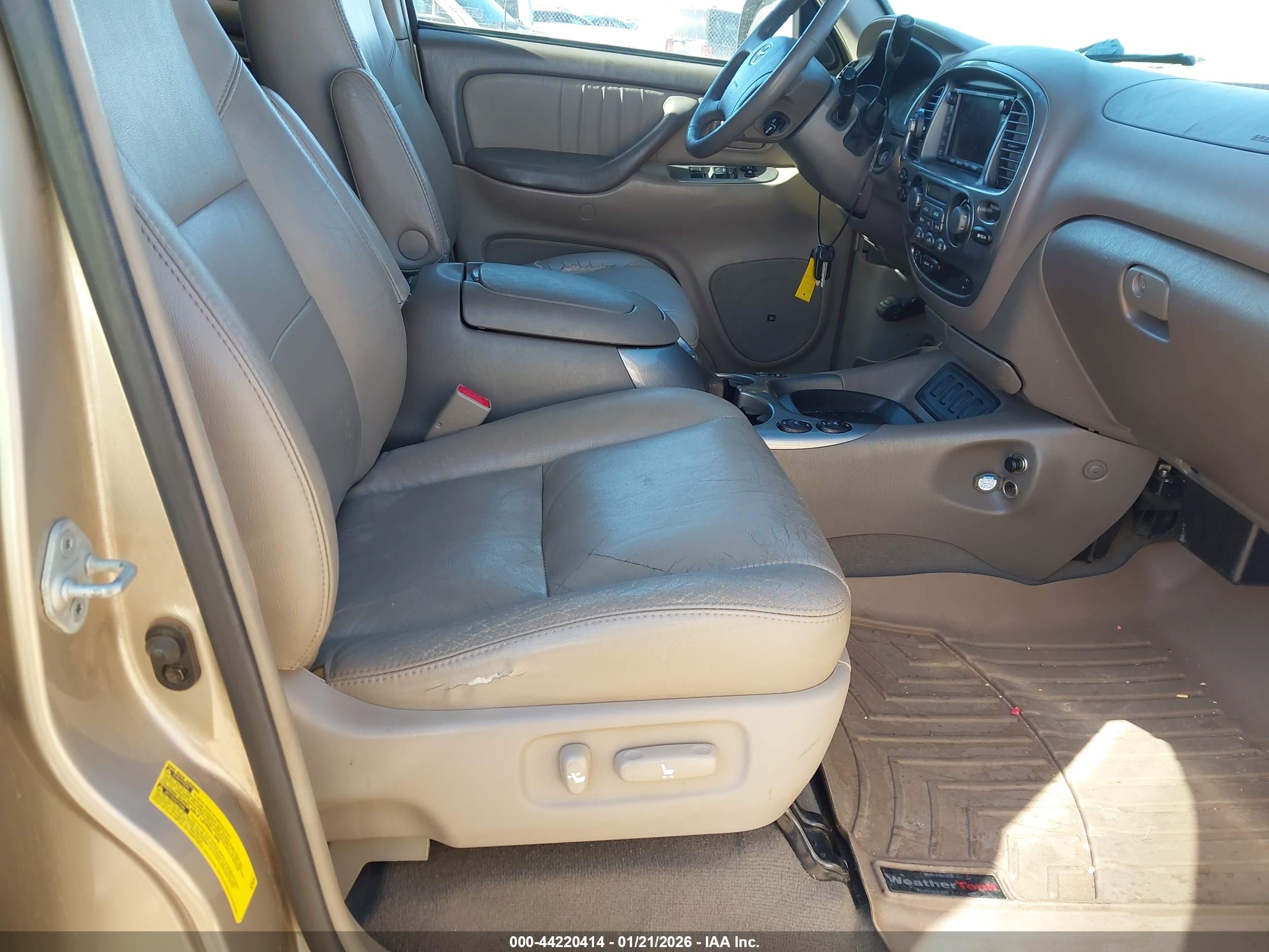 TOYOTA SEQUOIA image 5