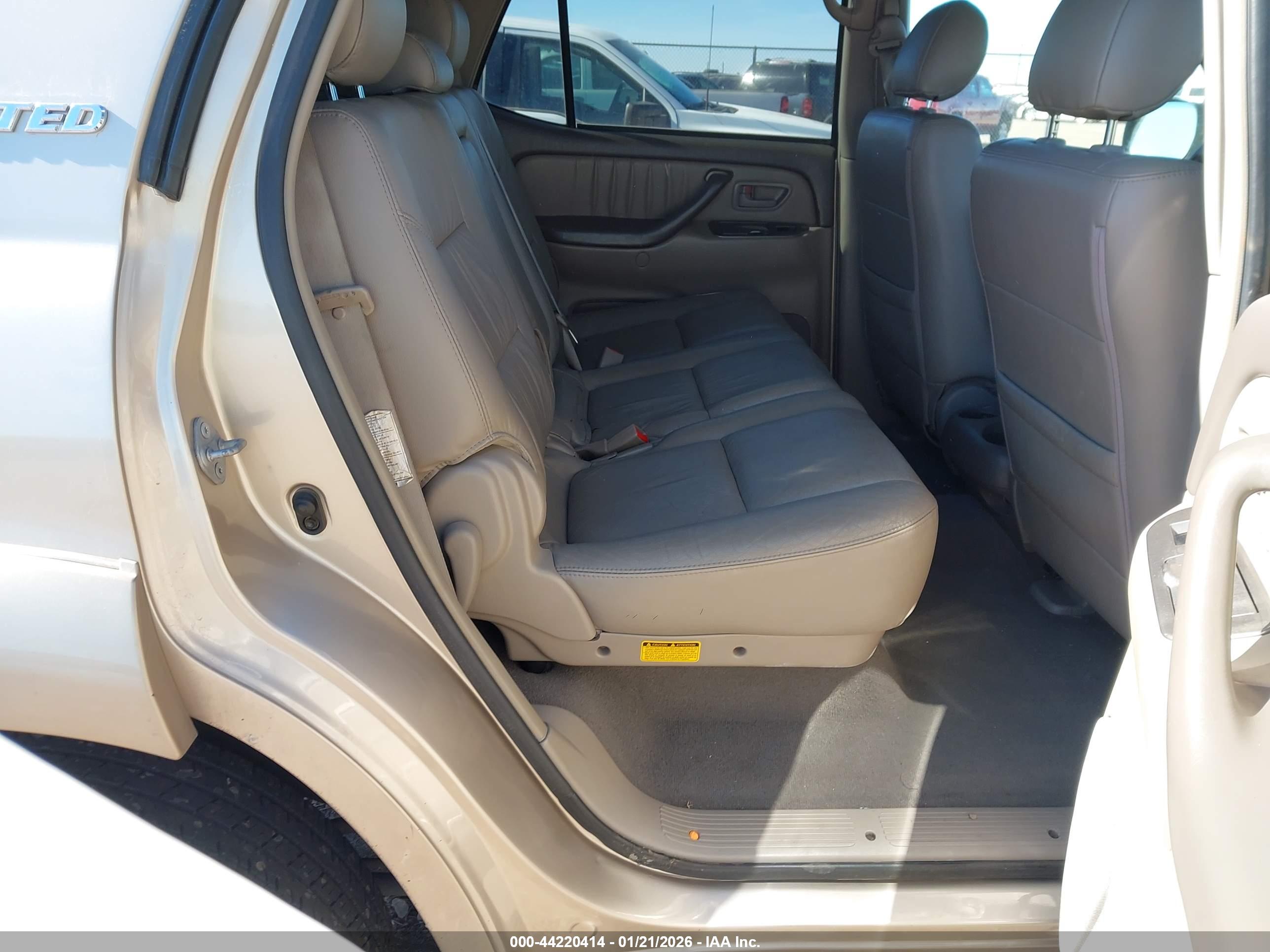 TOYOTA SEQUOIA image 8