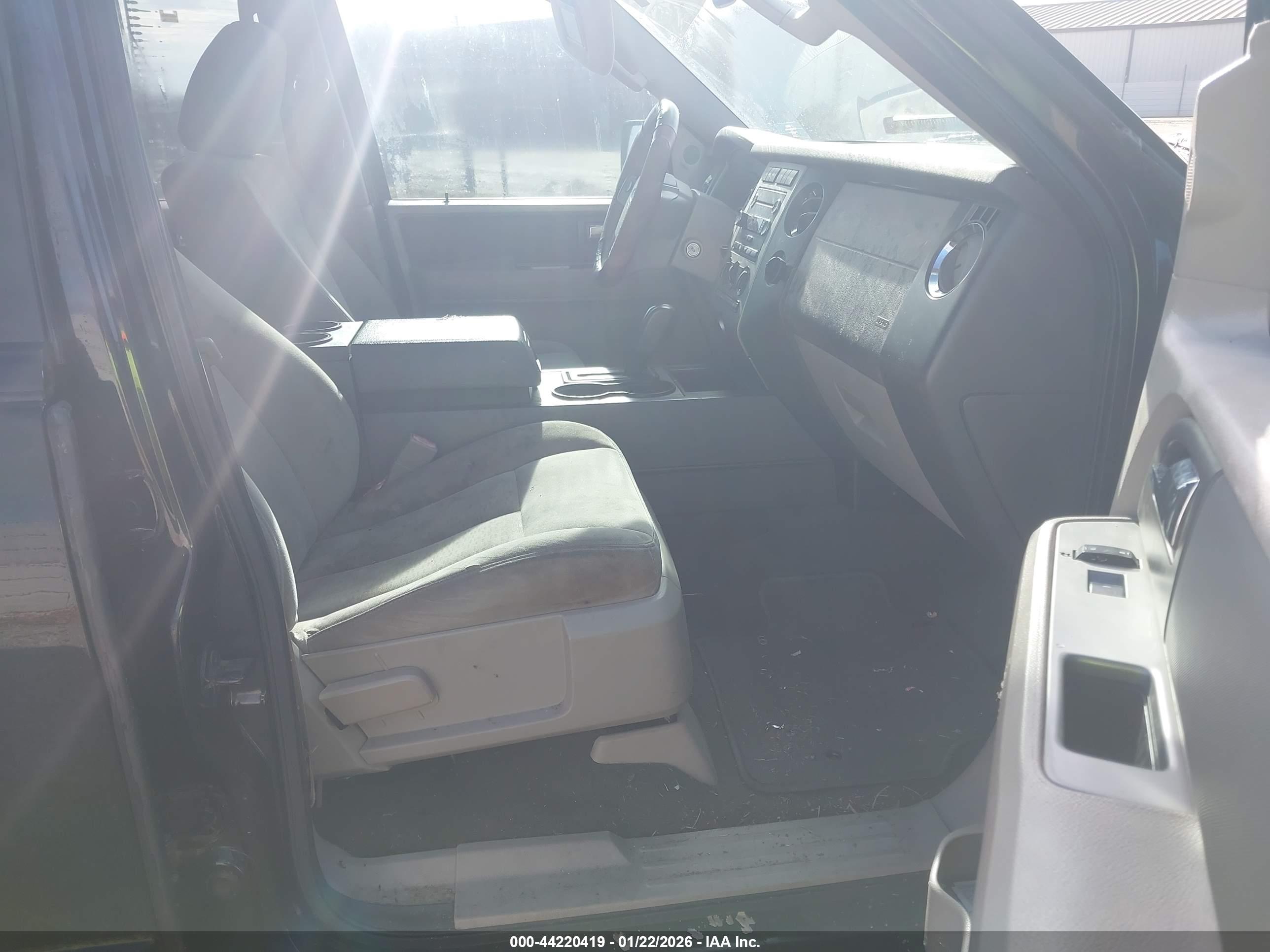 FORD EXPEDITION image 5