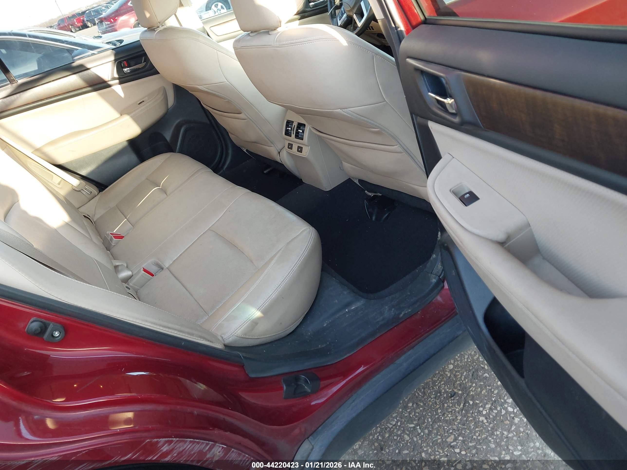 SUBARU OUTBACK image 8