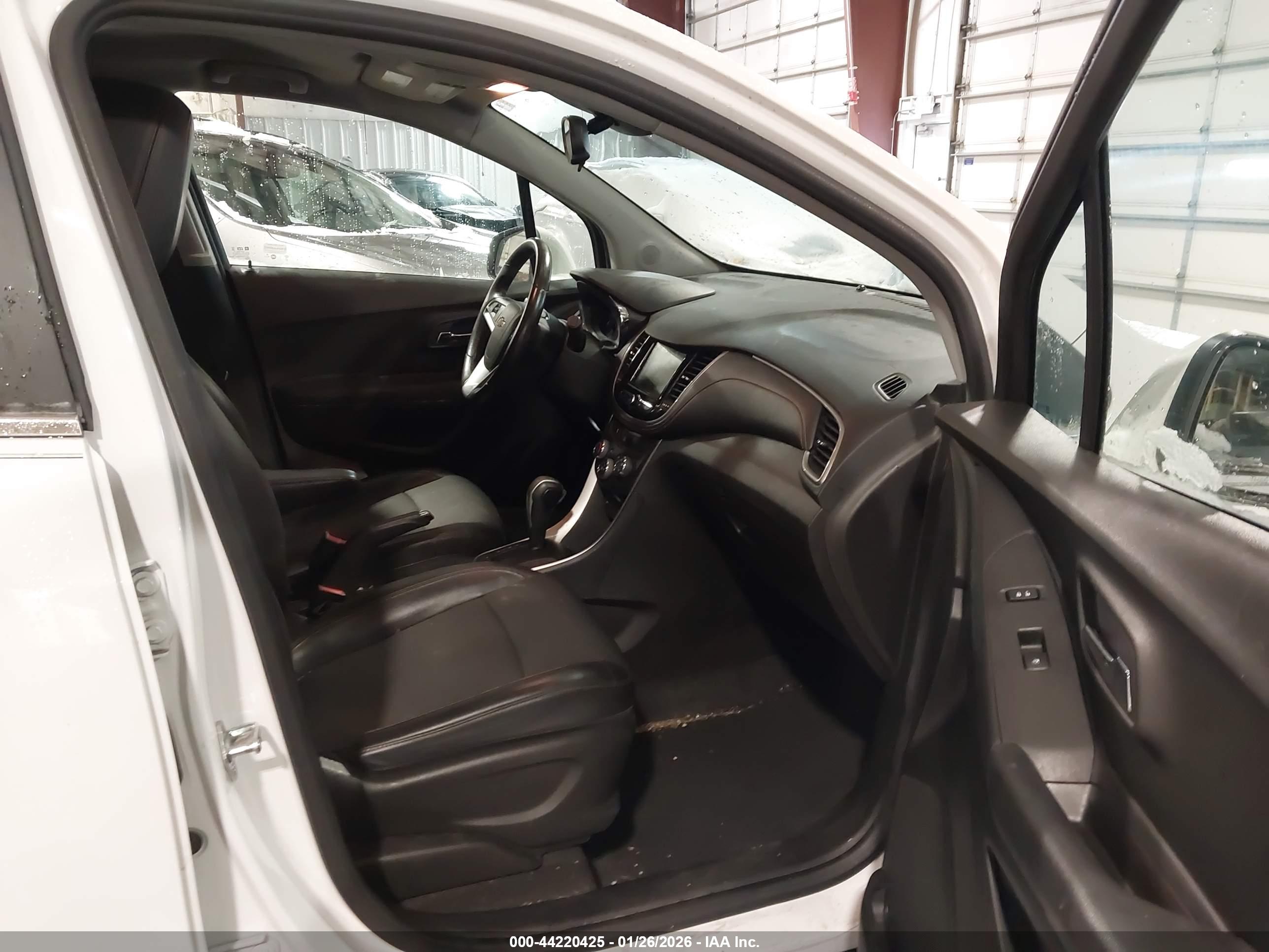 CHEVROLET TRAX image 5