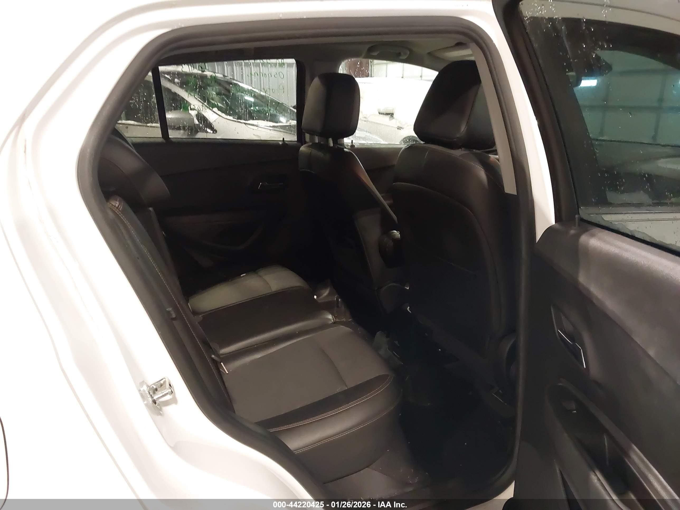 CHEVROLET TRAX image 8