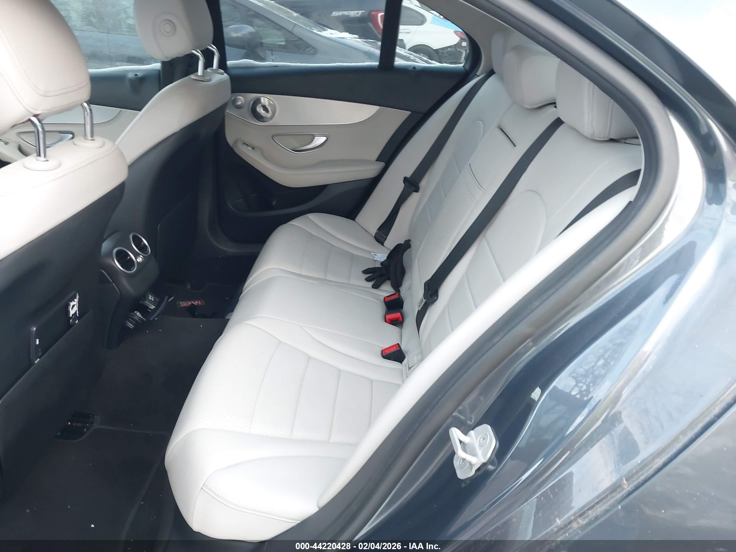 MERCEDES-BENZ C image 8
