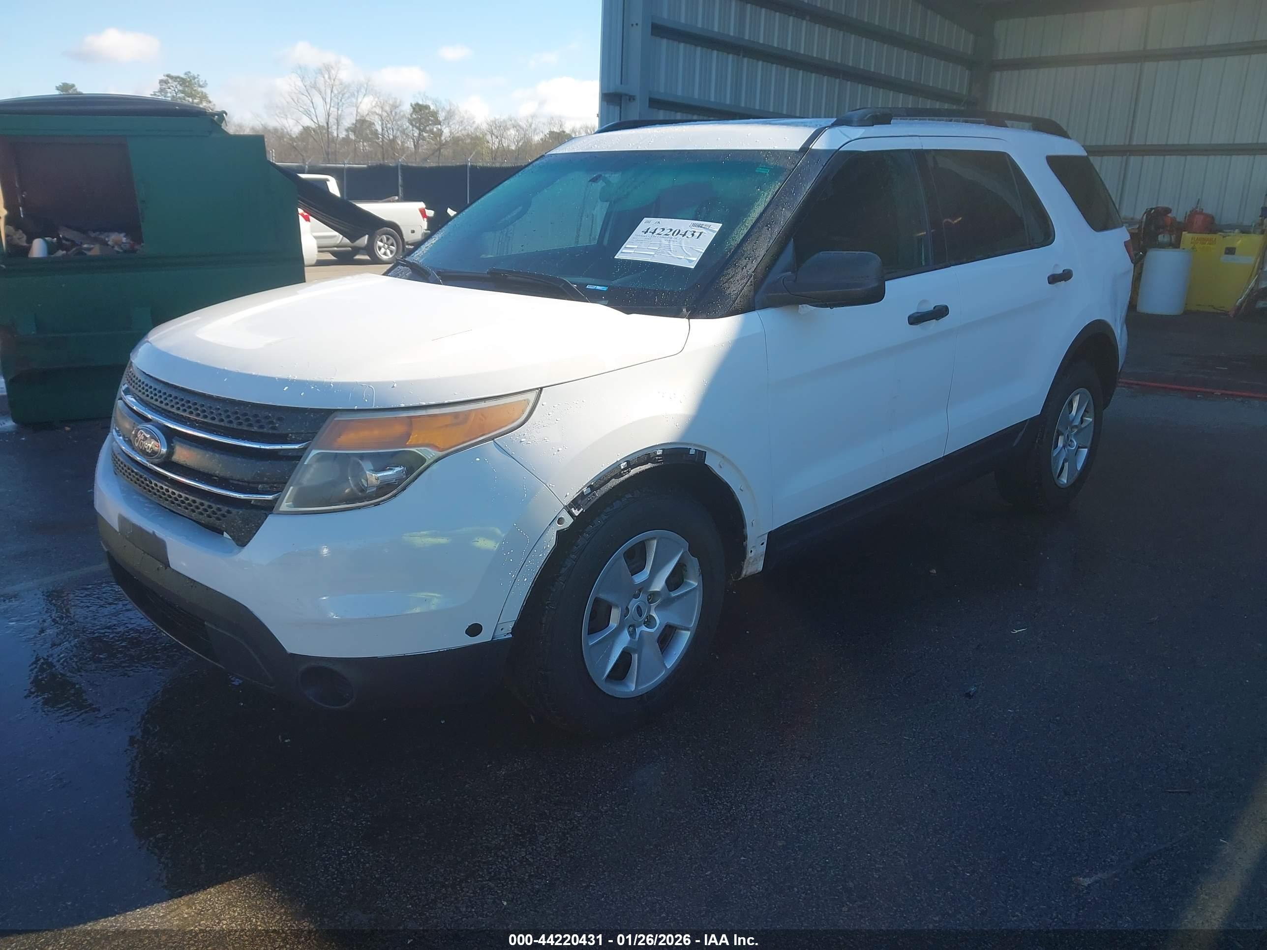FORD EXPLORER image 2
