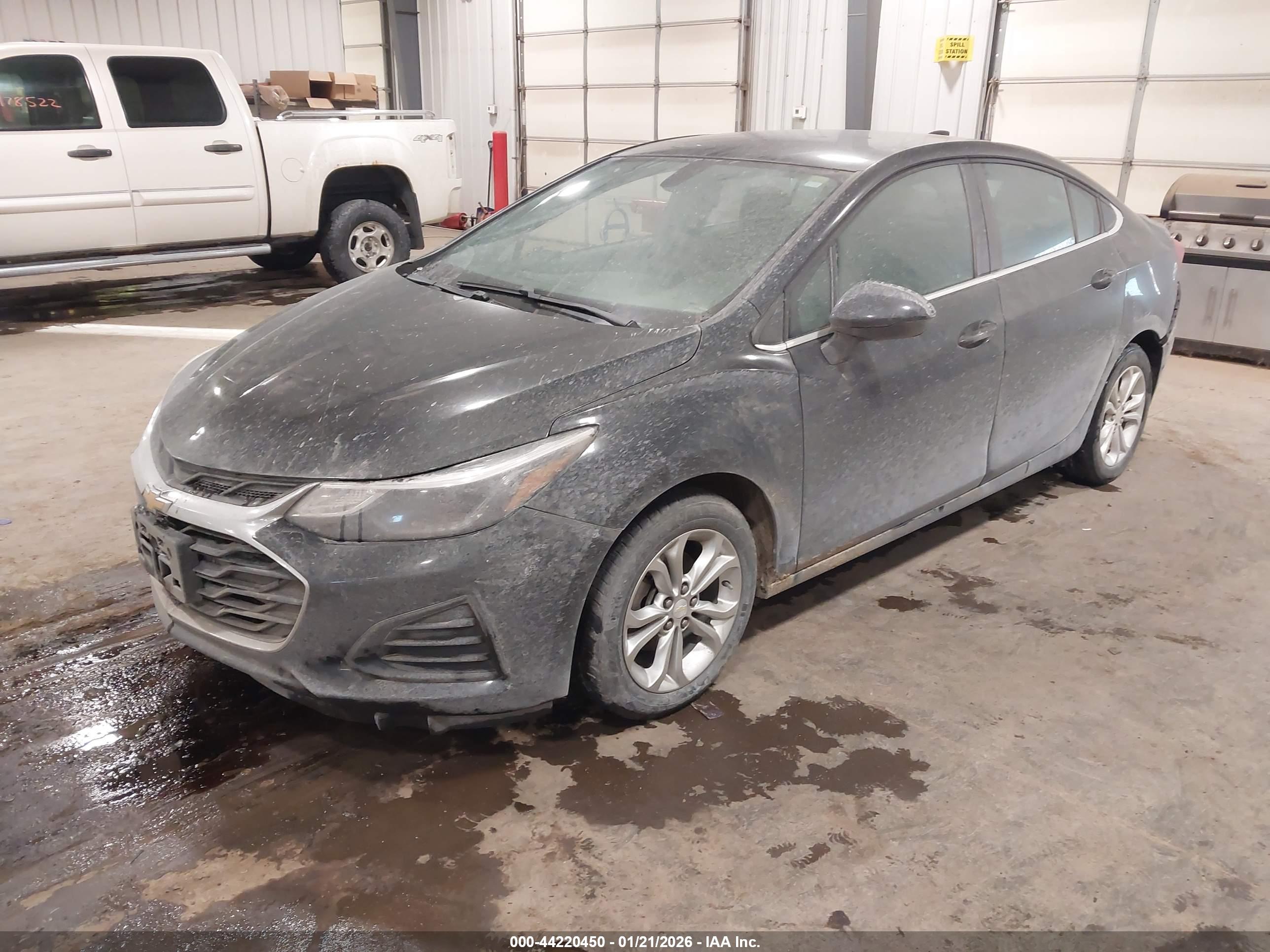 CHEVROLET CRUZE image 2