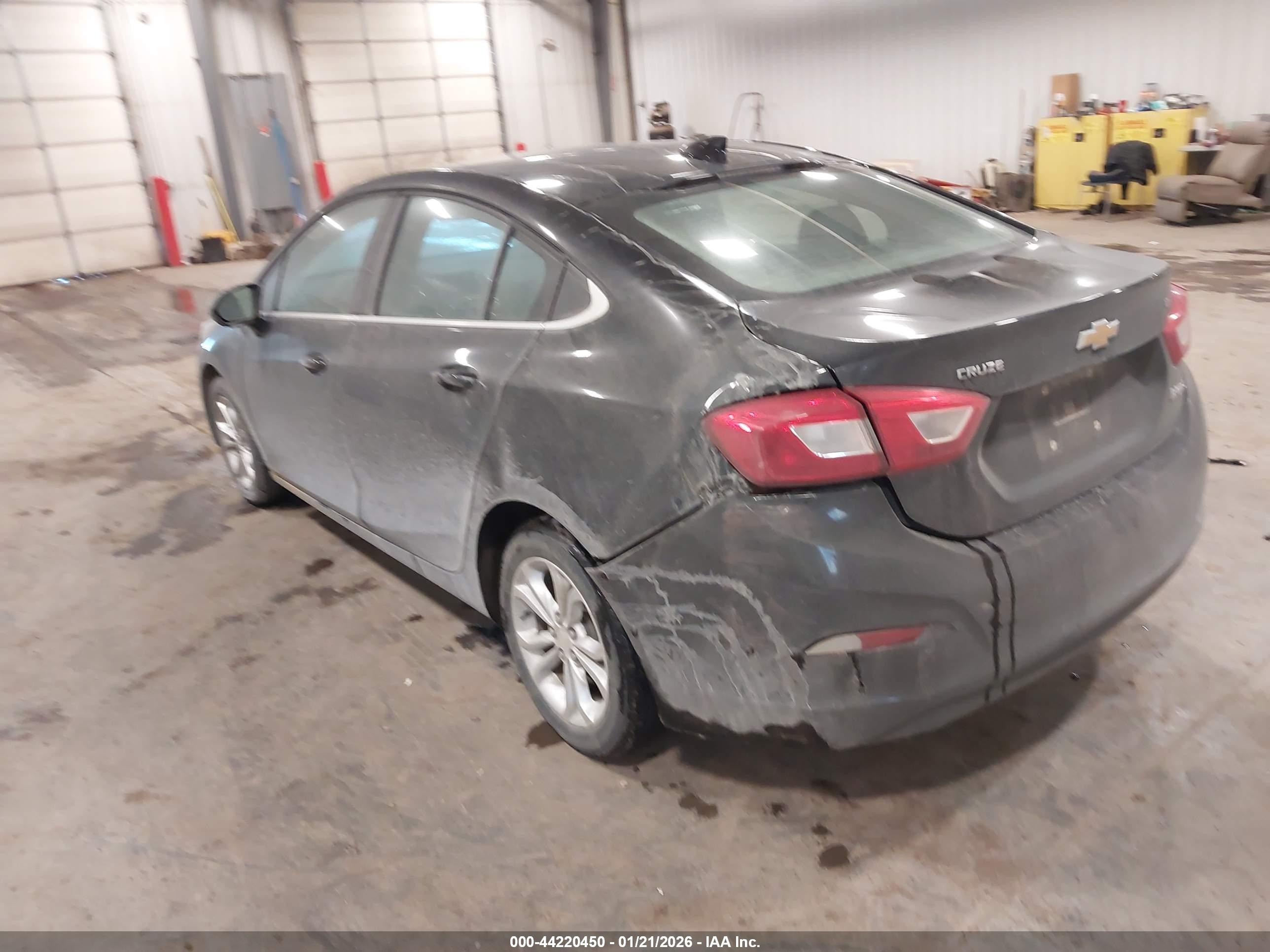 CHEVROLET CRUZE image 3