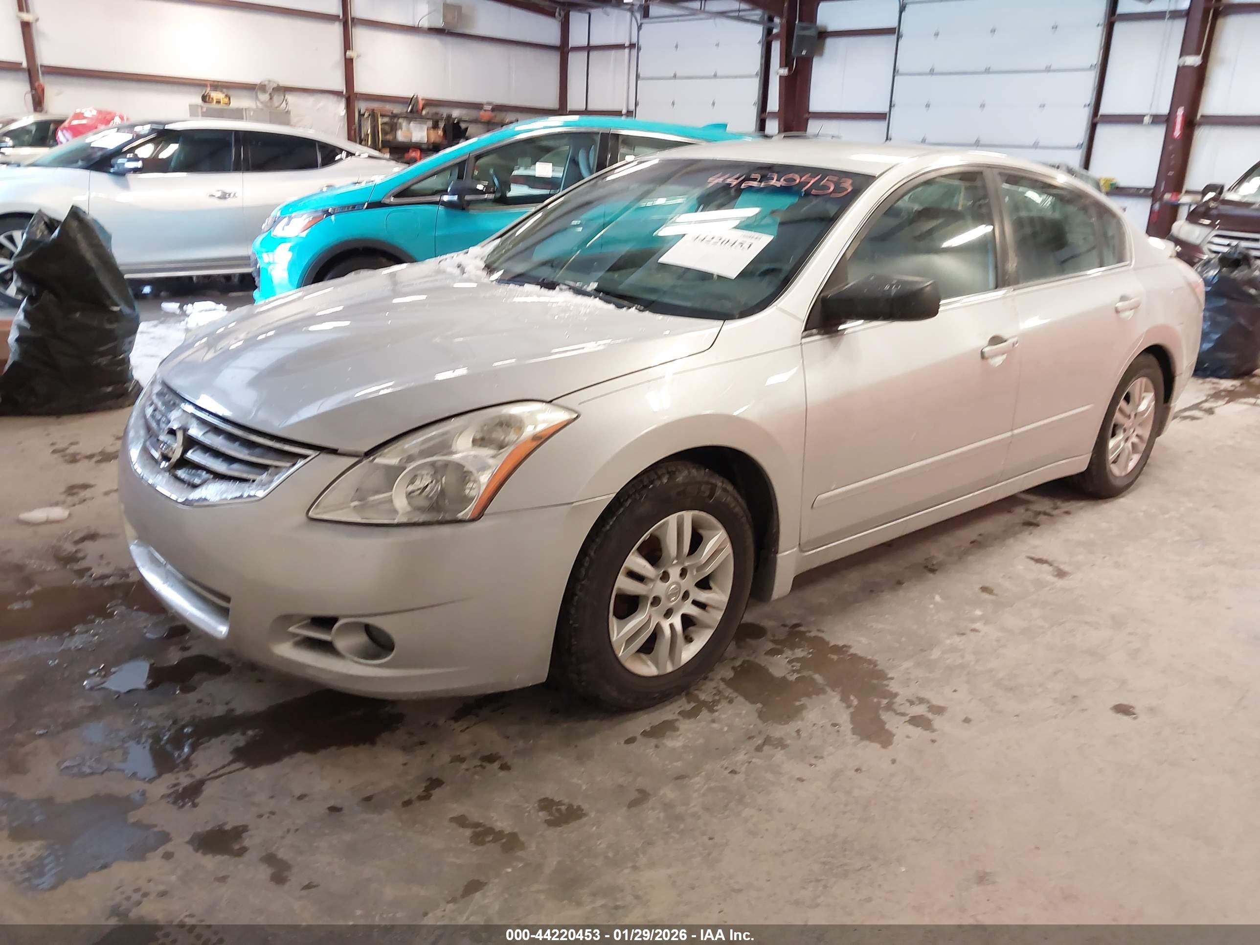 NISSAN ALTIMA image 2
