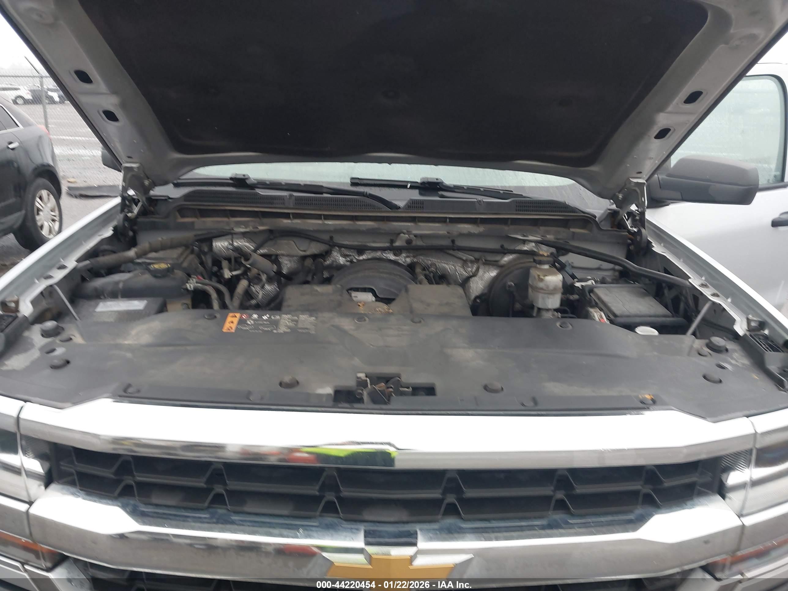 CHEVROLET SILVERADO image 10