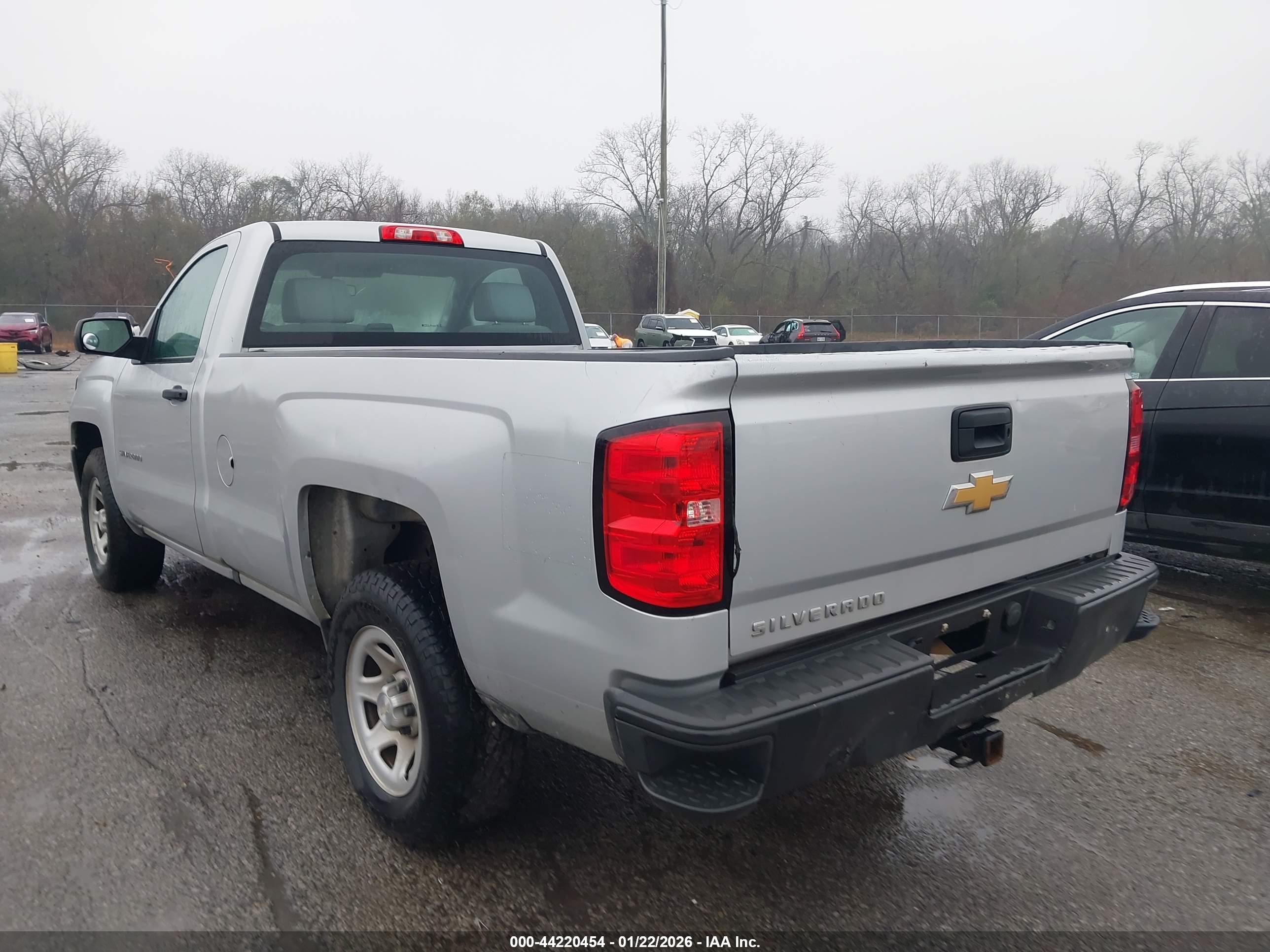 CHEVROLET SILVERADO image 3