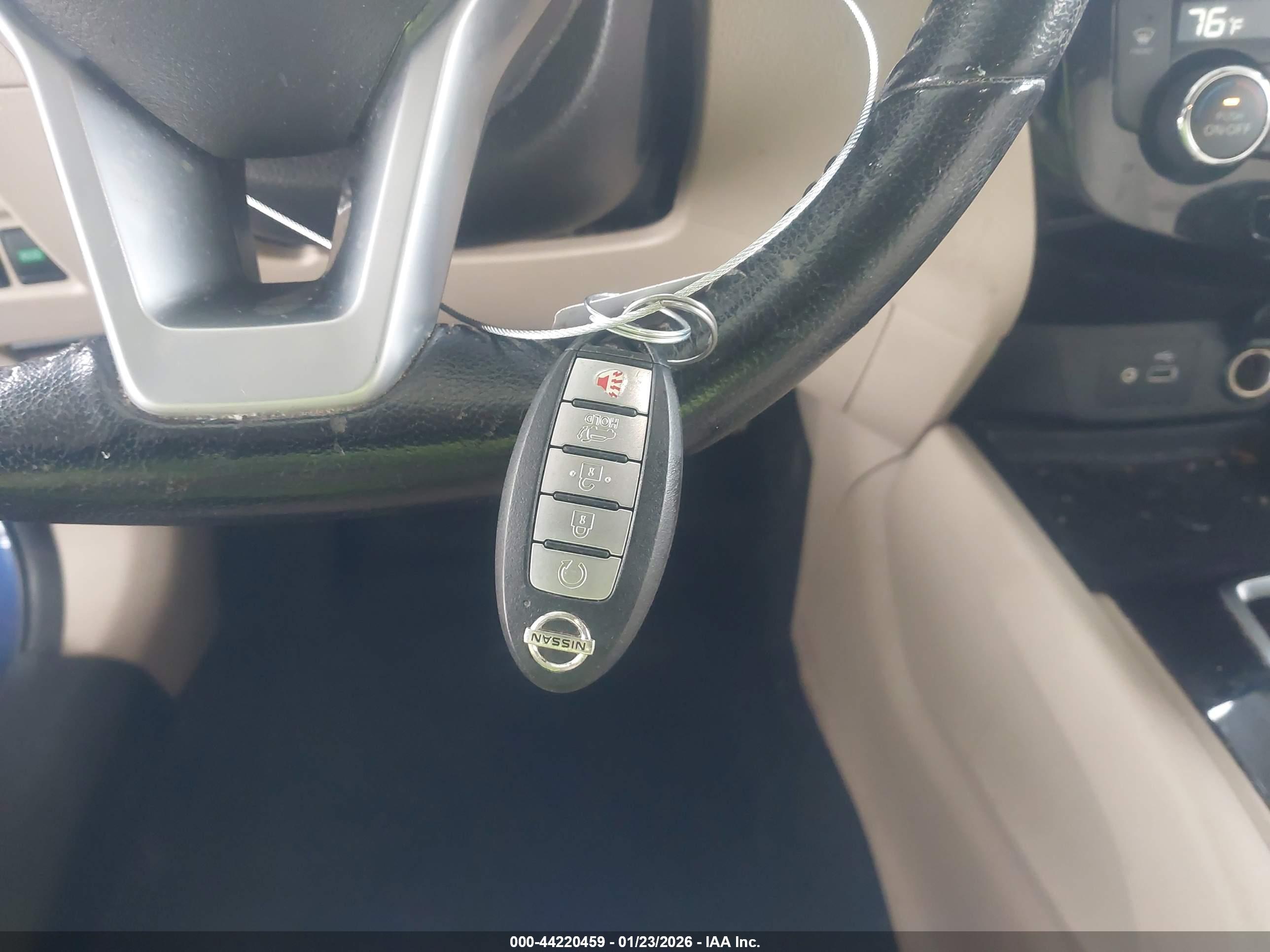 NISSAN ROGUE image 11