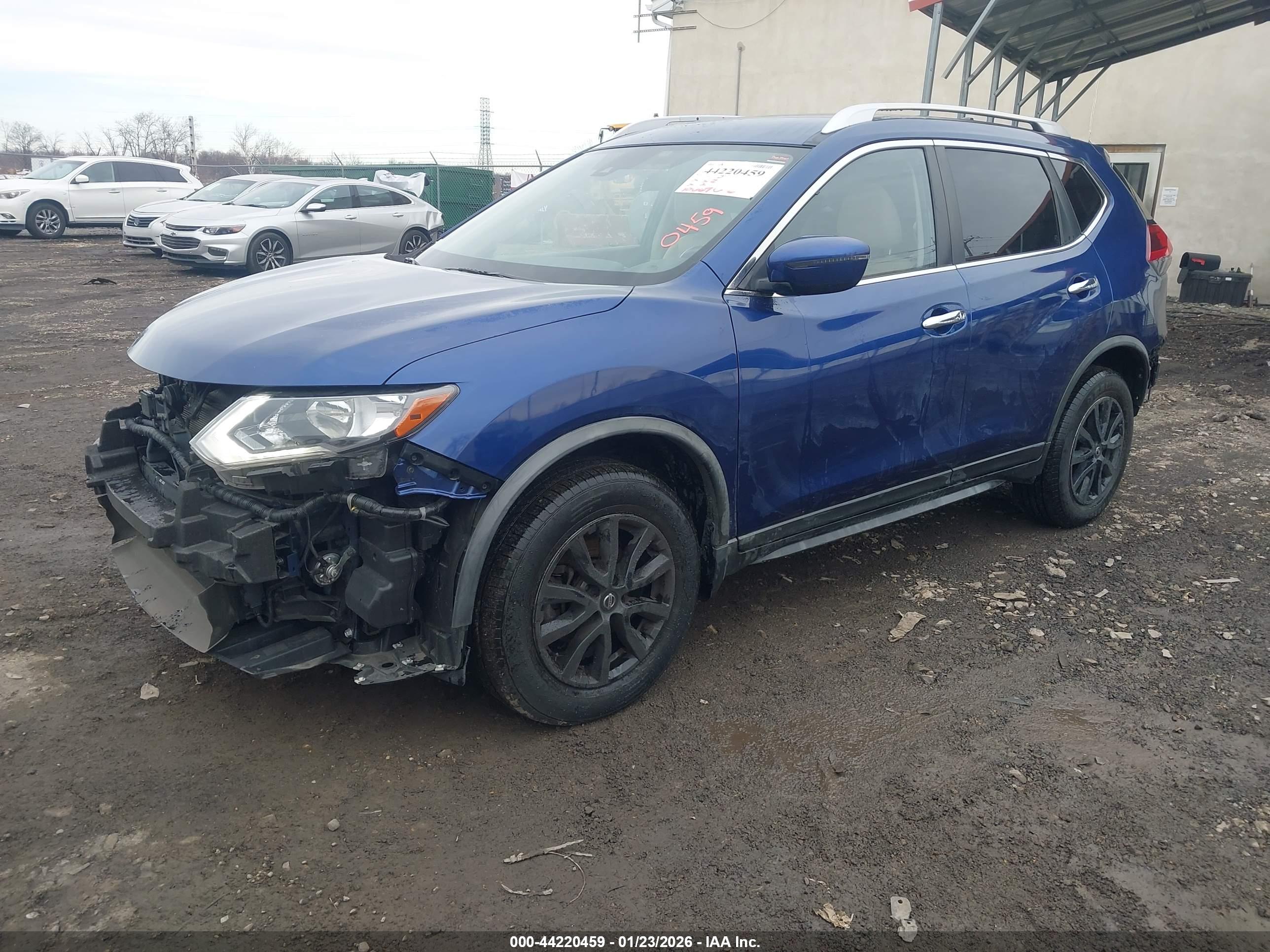 NISSAN ROGUE image 2
