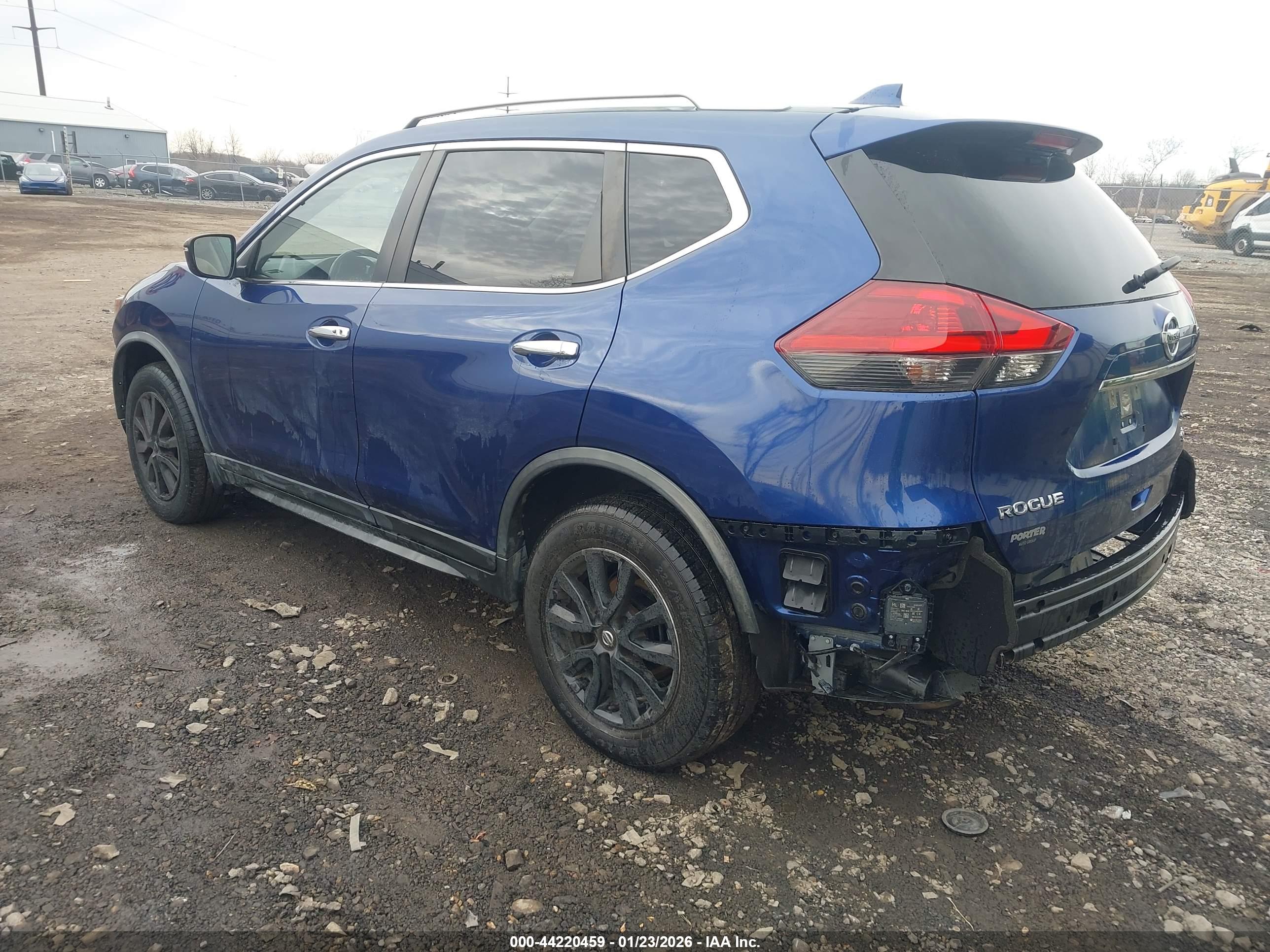 NISSAN ROGUE image 3