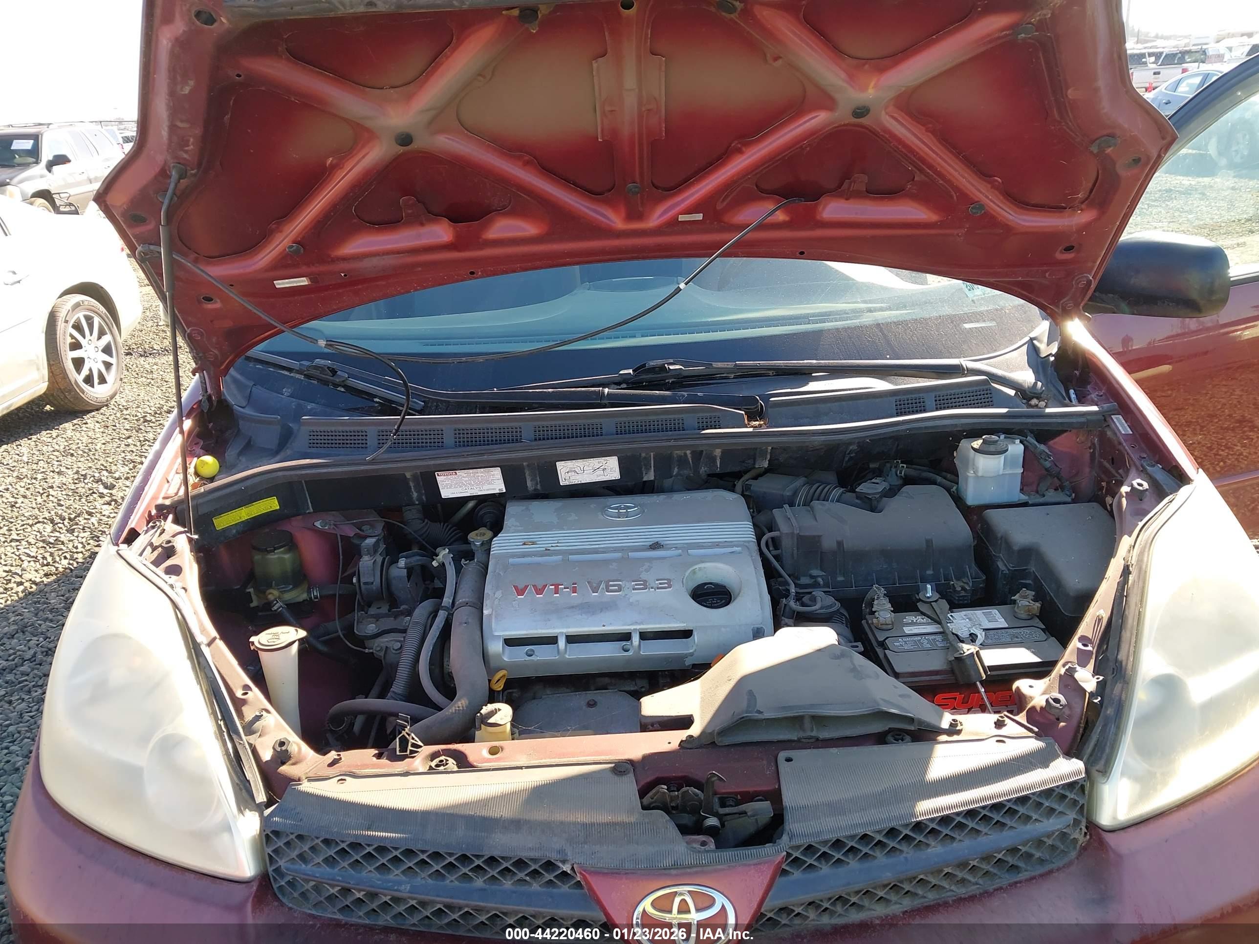 TOYOTA SIENNA image 10