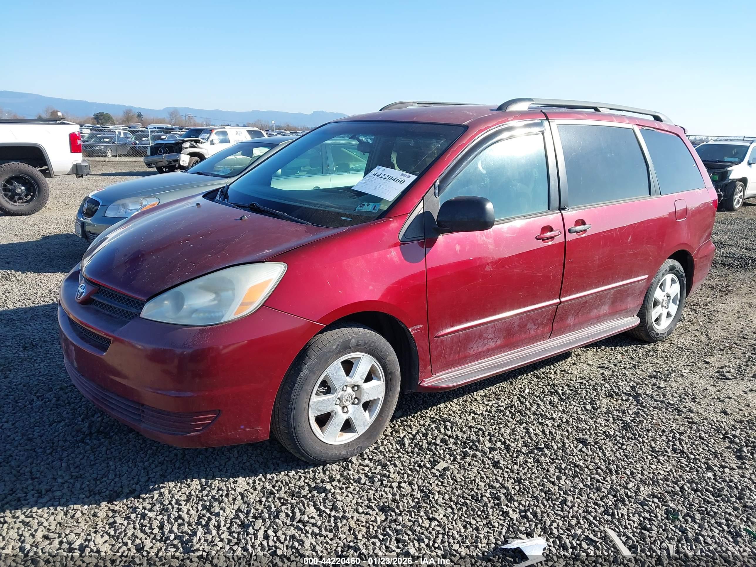 TOYOTA SIENNA image 2