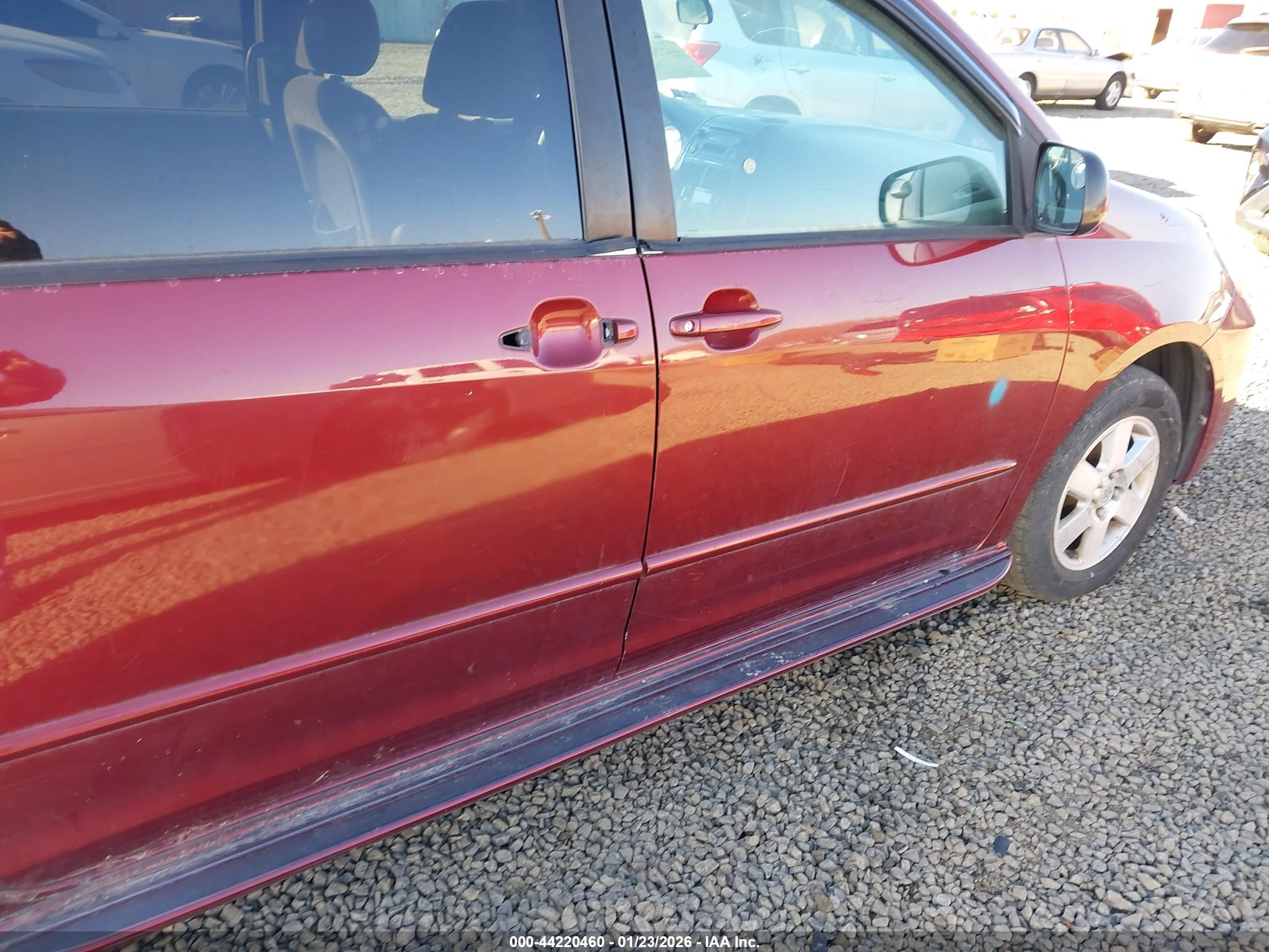TOYOTA SIENNA image 6