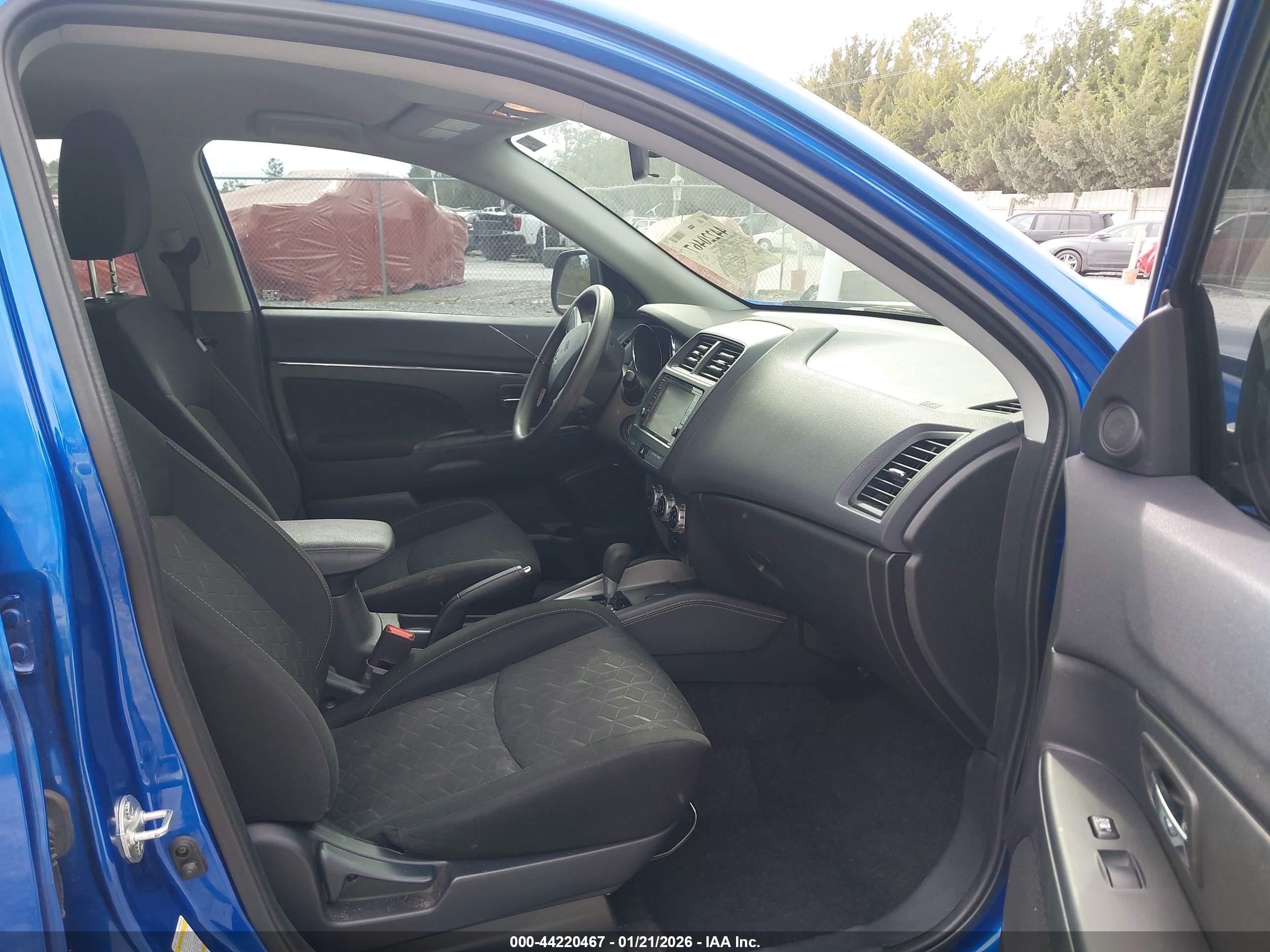 MITSUBISHI OUTLANDER image 5