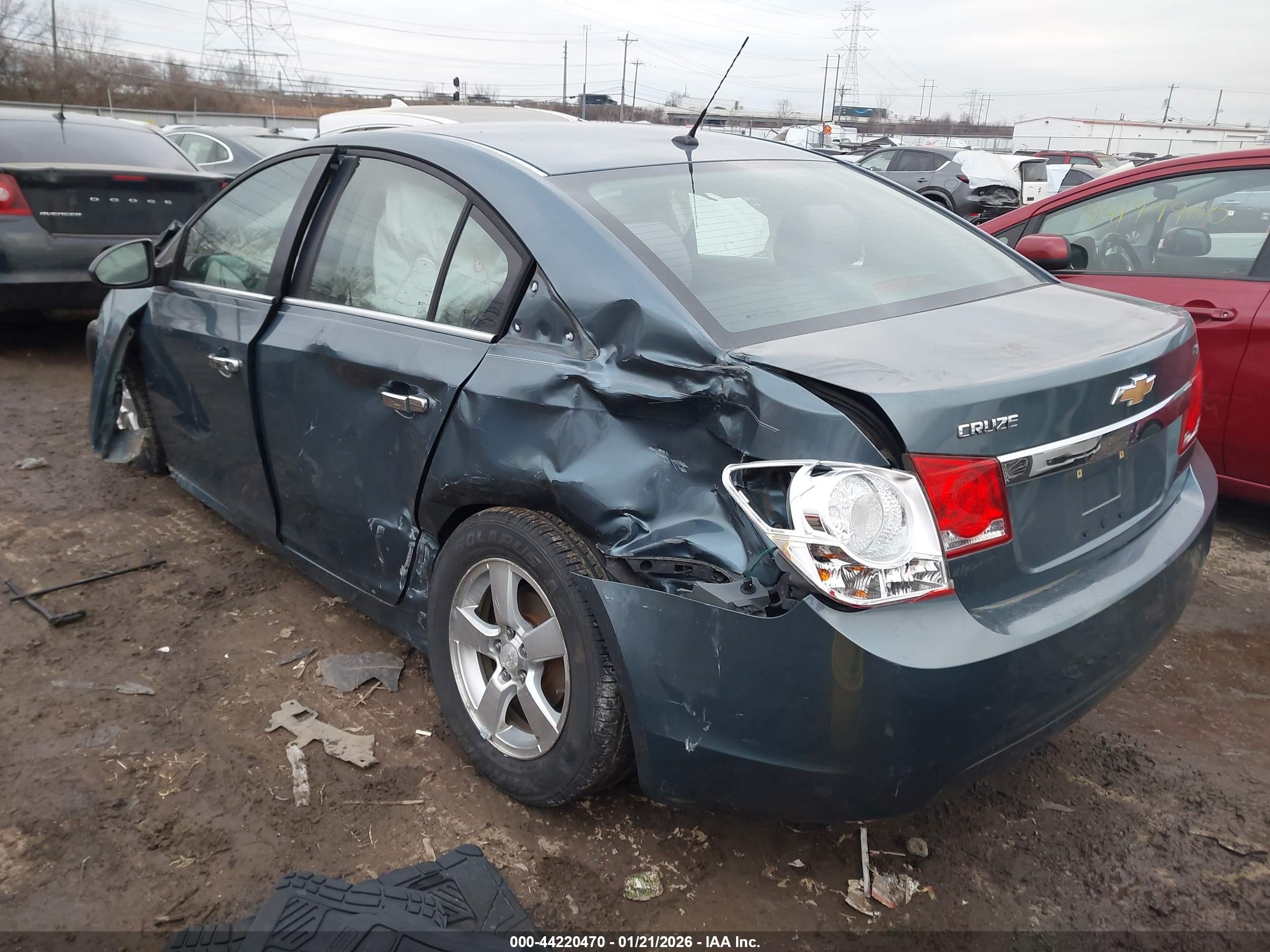 CHEVROLET CRUZE image 3
