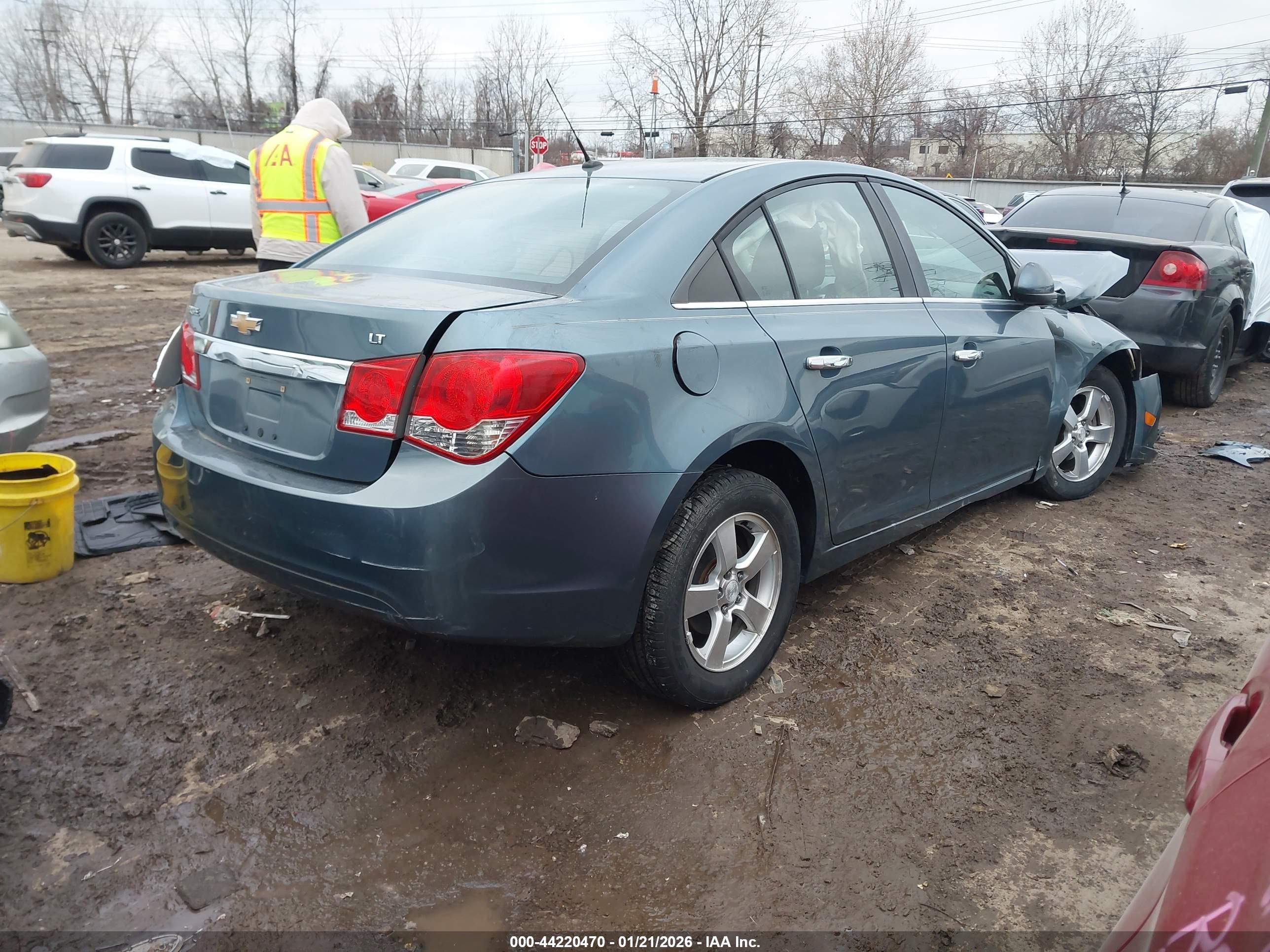 CHEVROLET CRUZE image 4