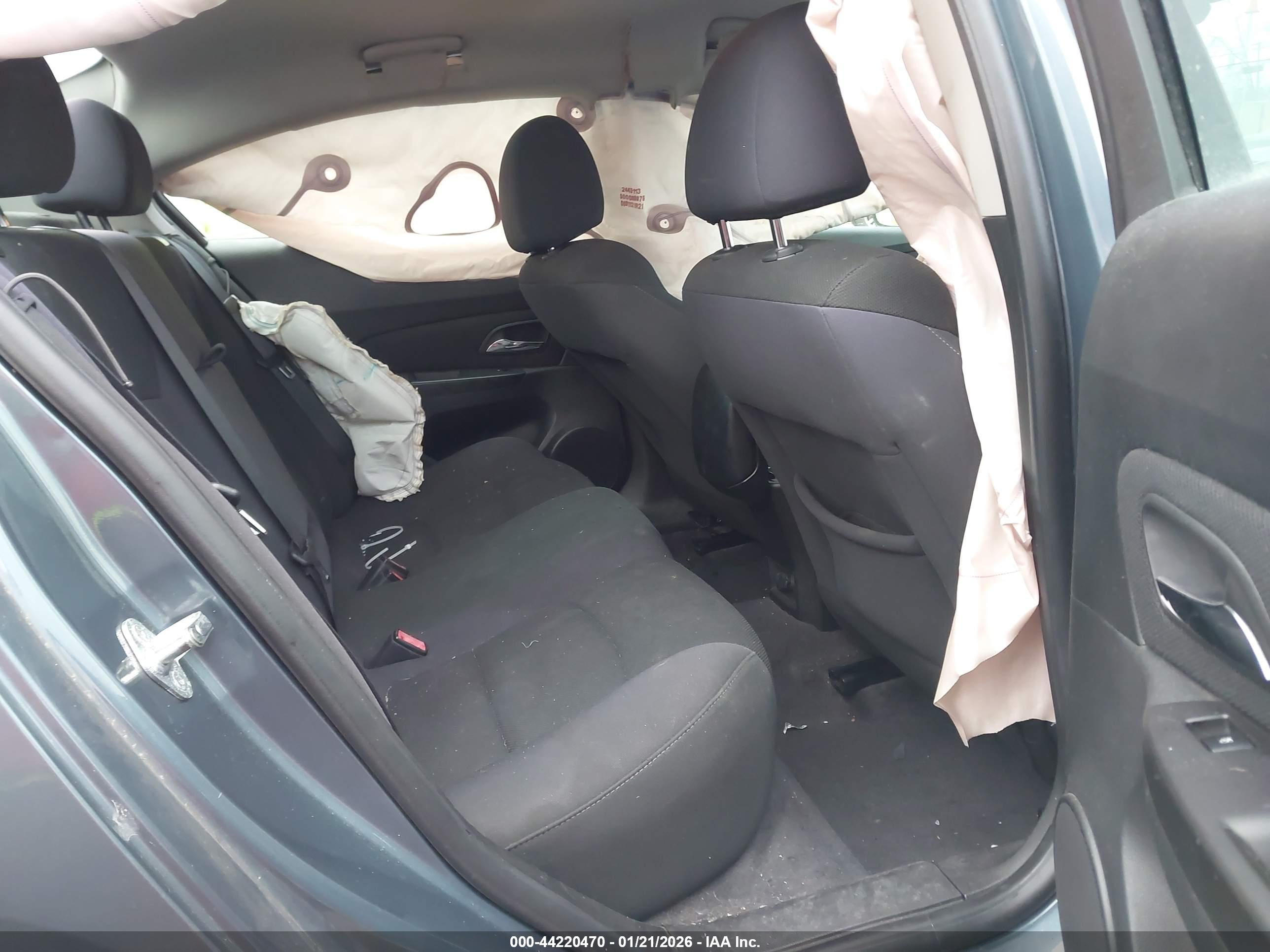 CHEVROLET CRUZE image 8
