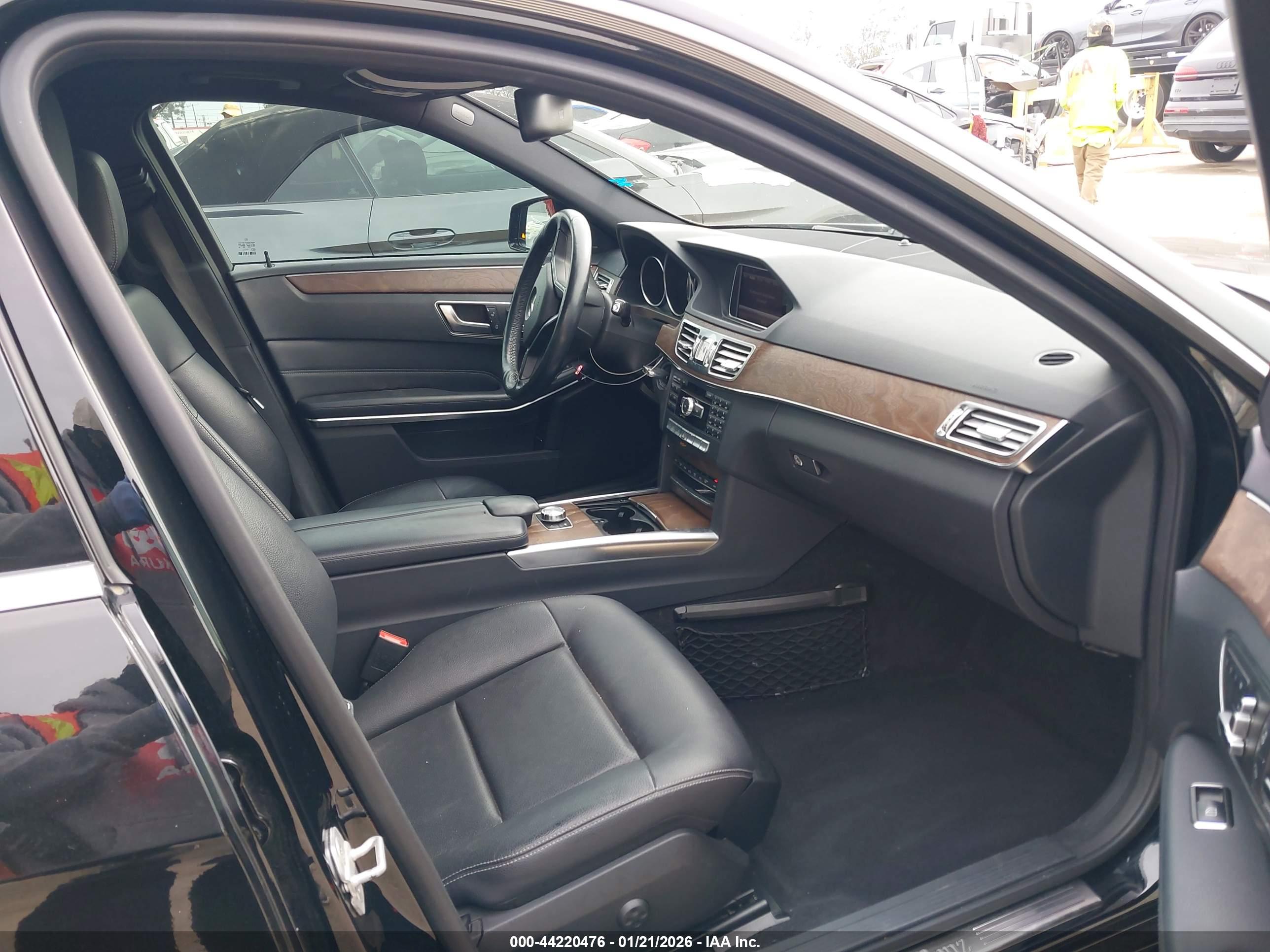 MERCEDES-BENZ E image 5