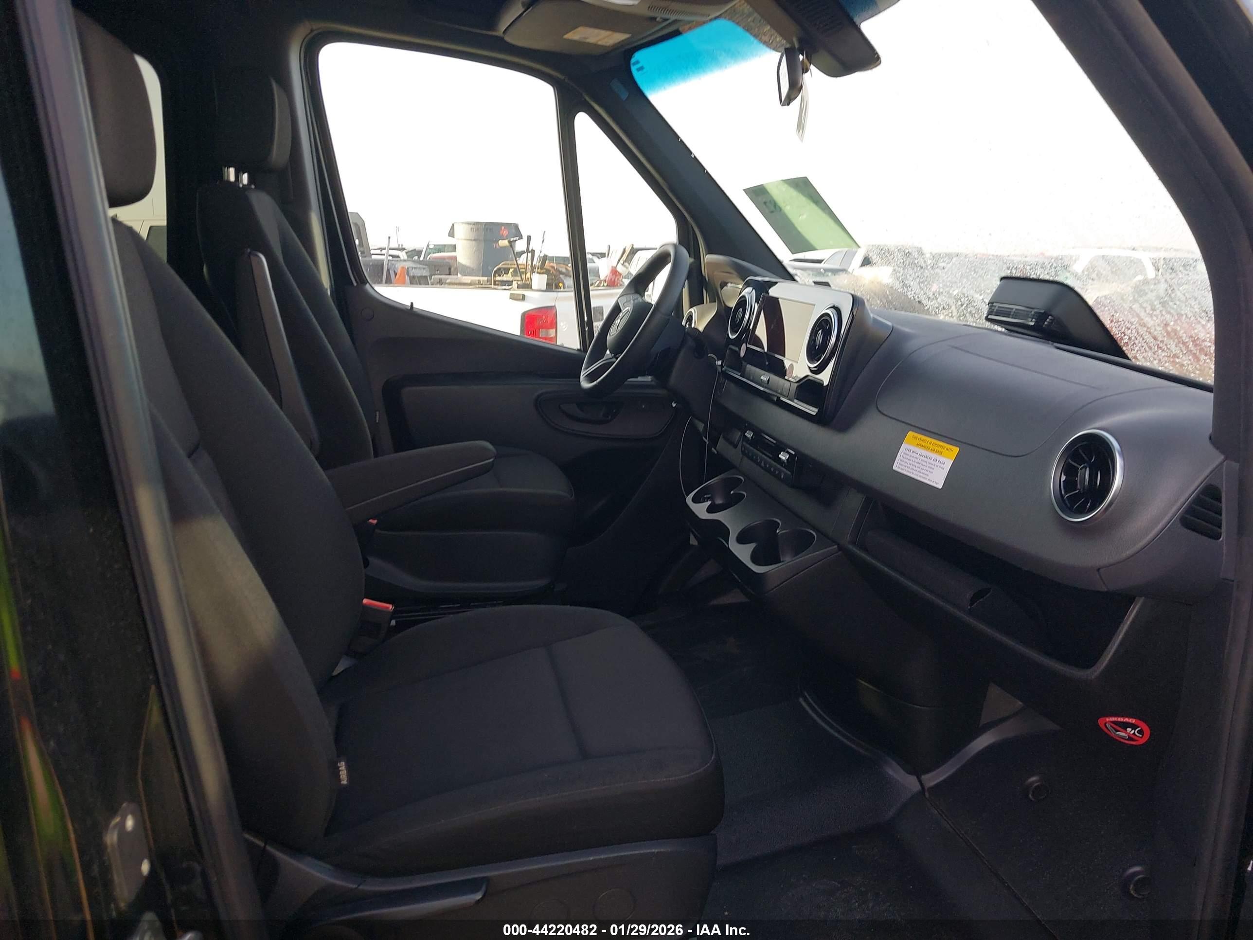 MERCEDES-BENZ SPRINTER image 5