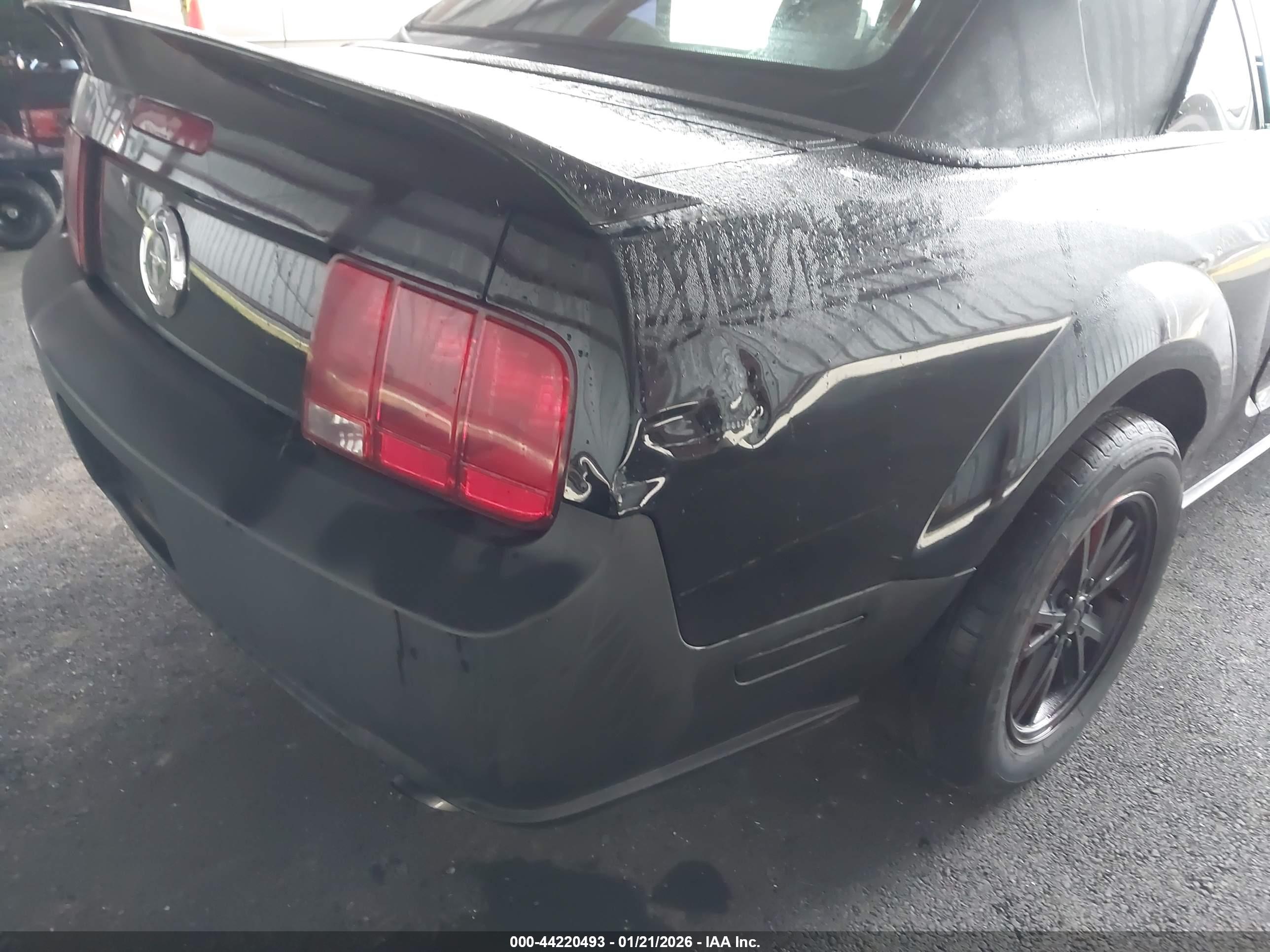 FORD MUSTANG image 6