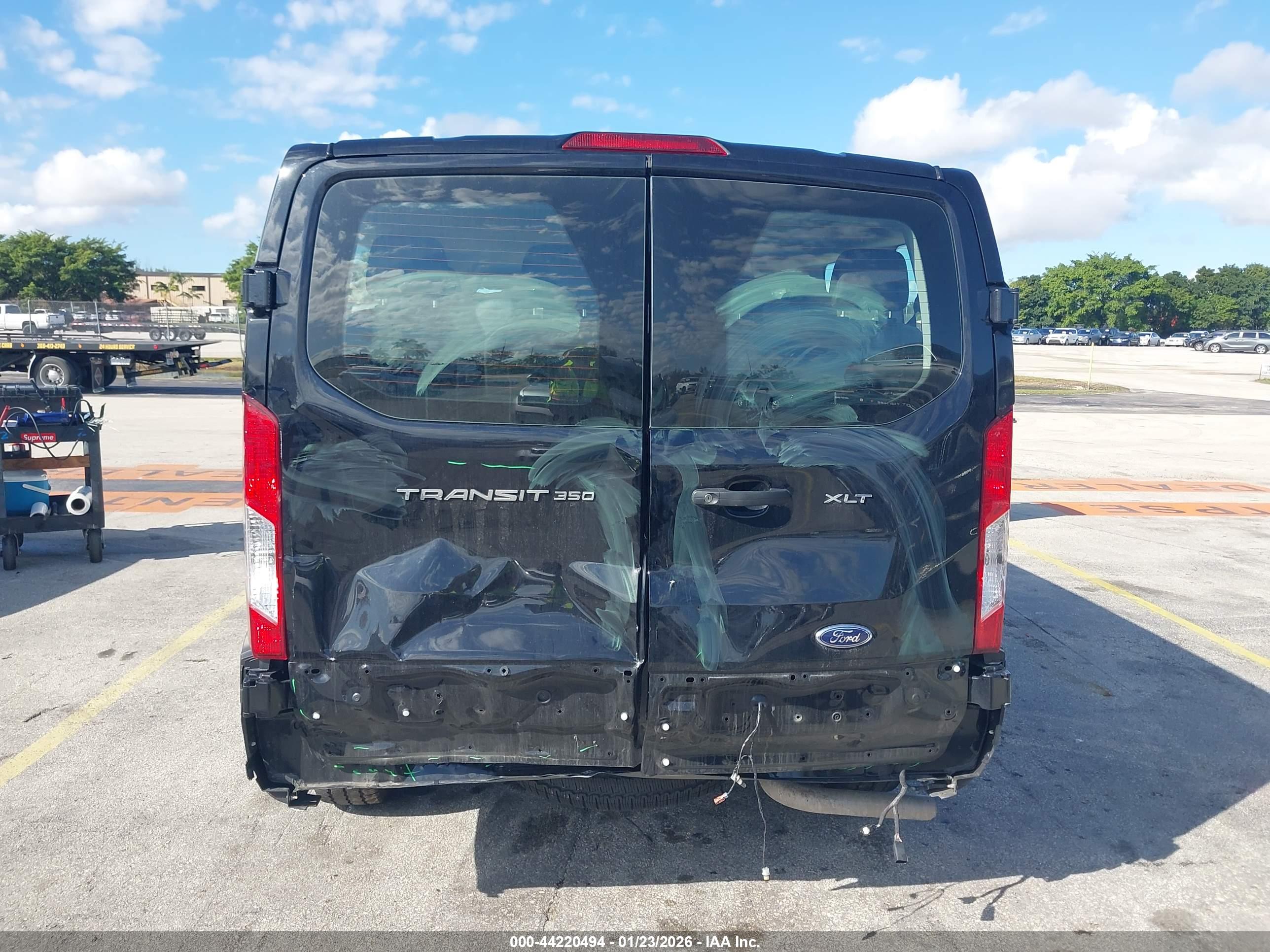 FORD TRANSIT-350 image 6