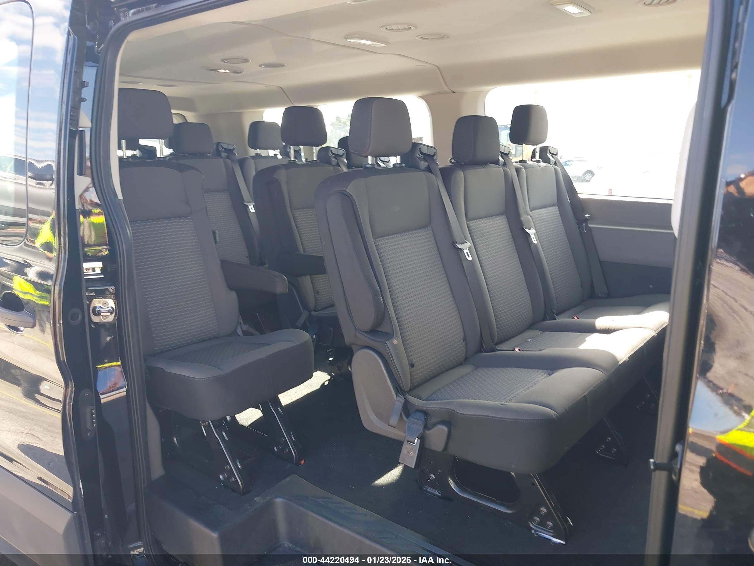 FORD TRANSIT-350 image 8