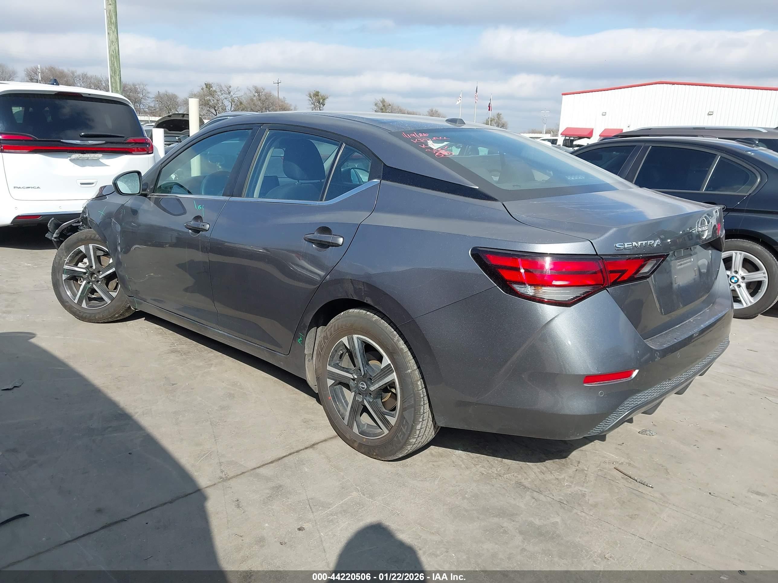 NISSAN SENTRA image 3